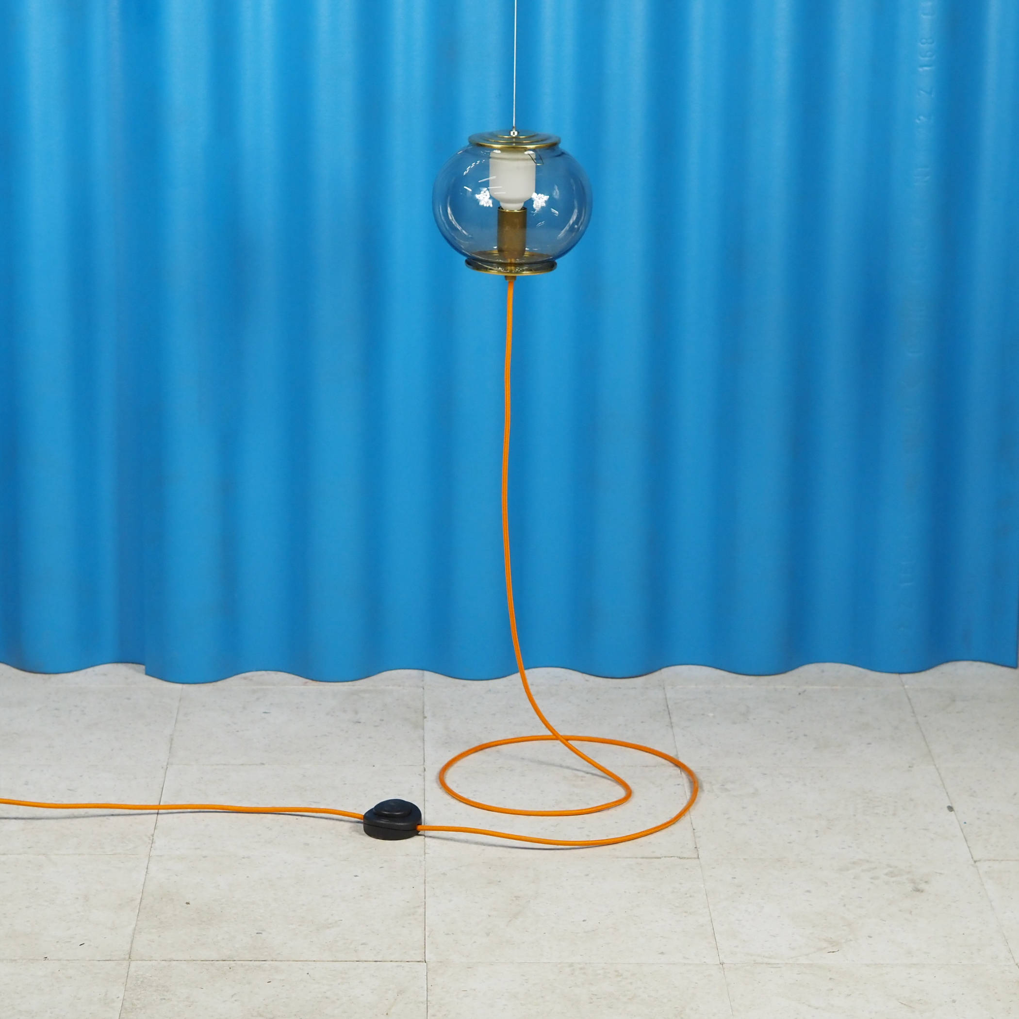 Hanging light 'Christelle' with orange cable and foot switch