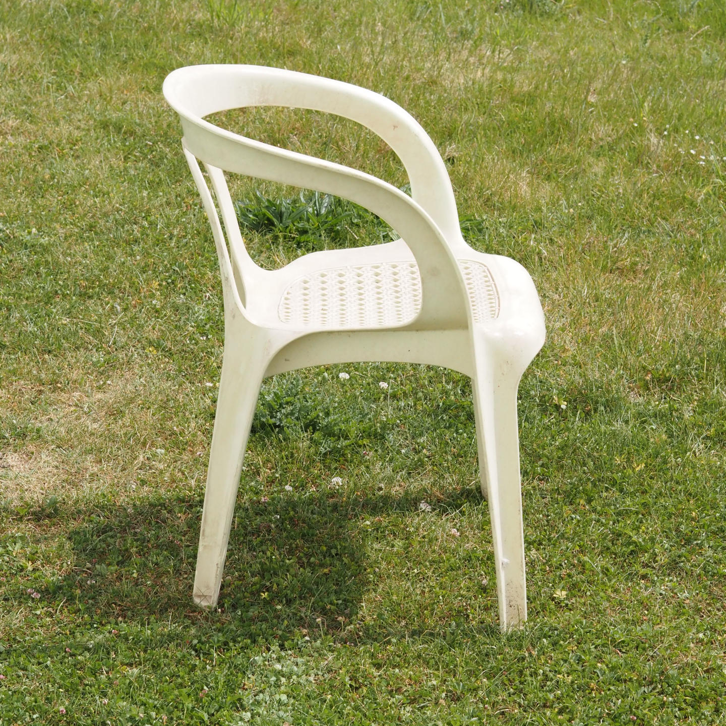Stackable chair 'Stamp 800' by Henry Massonnet (ca. 1970)