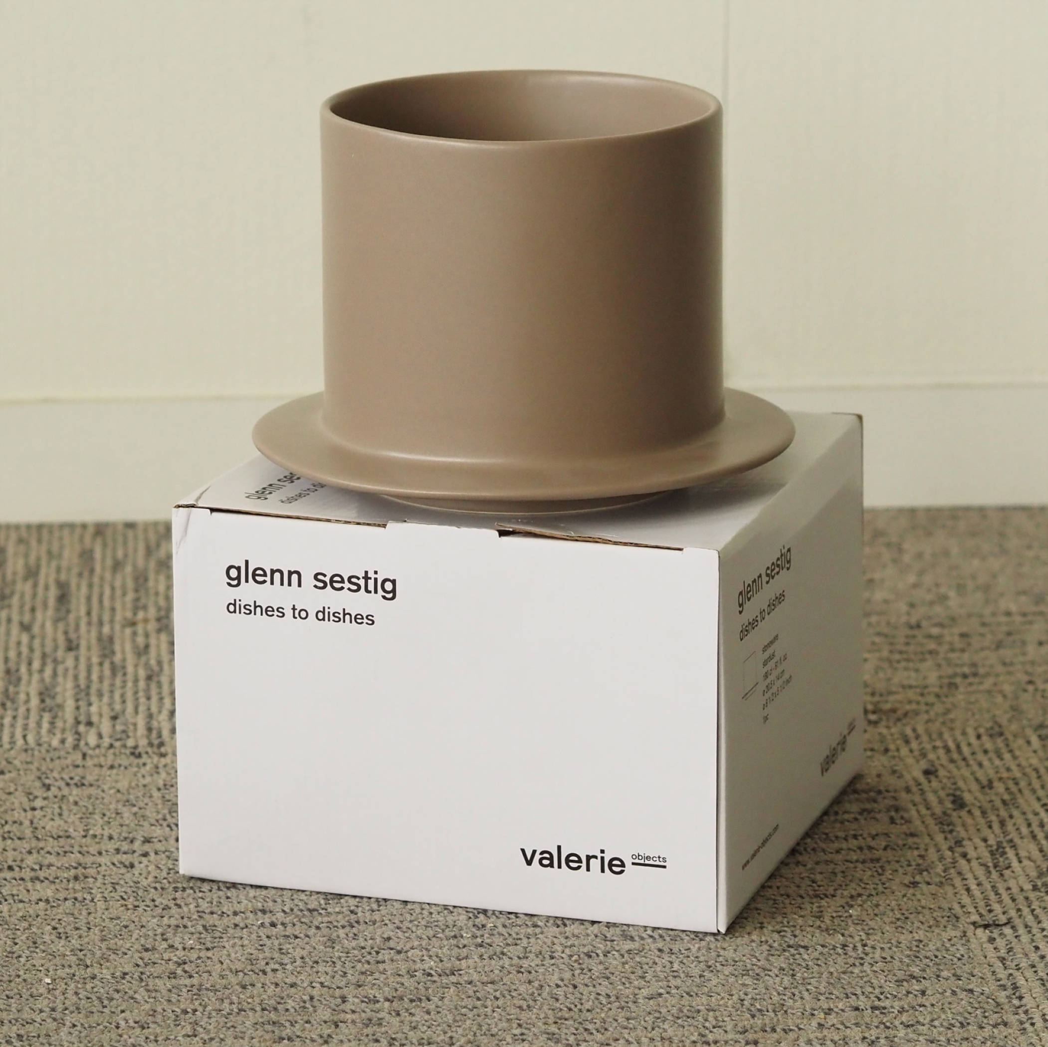 Ceramic bowl 'Dishes to dishes' by Glenn Sestig for Valerie Objects - H. 14 cm - Grey