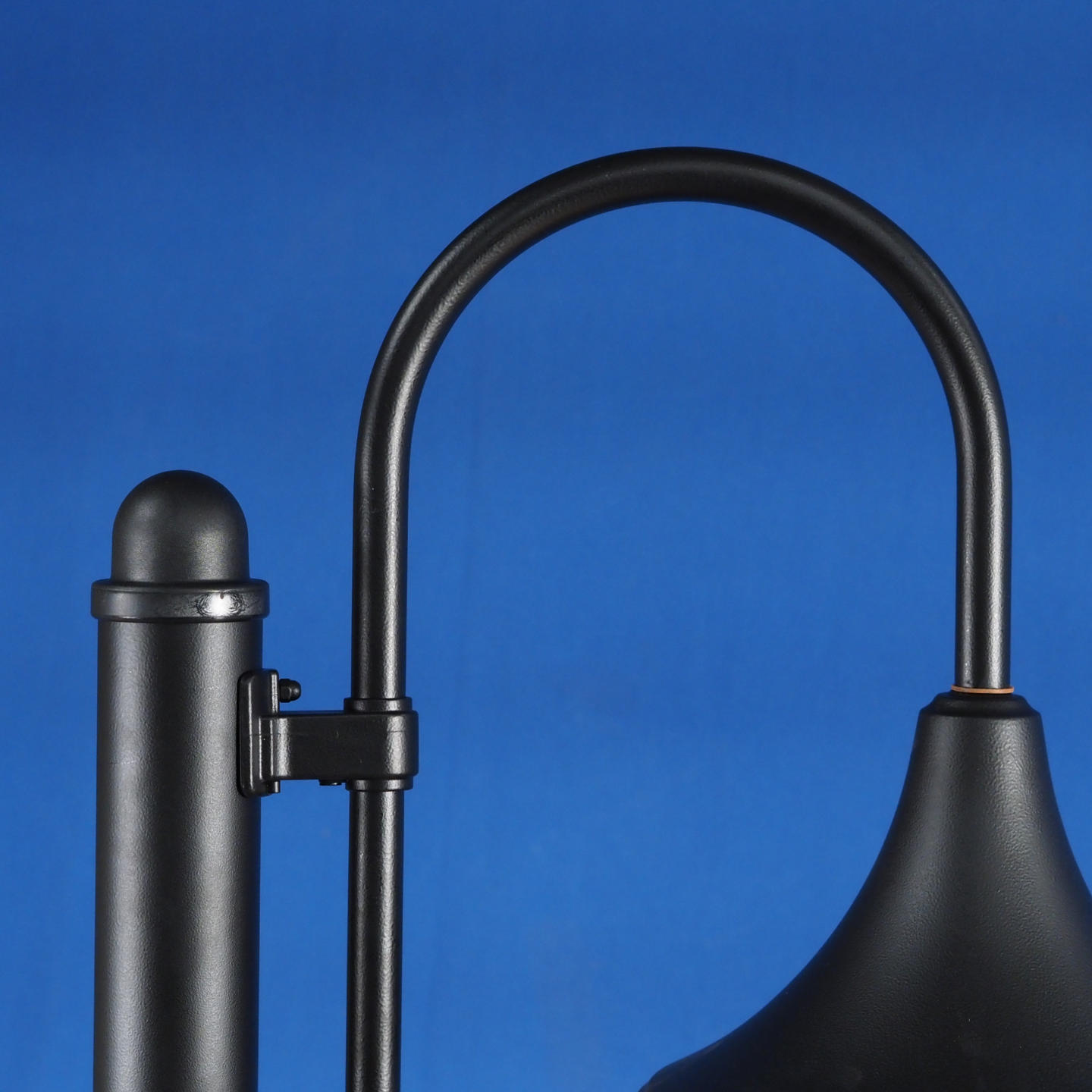 Floor light in powder coated aluminium with plastic diffuser