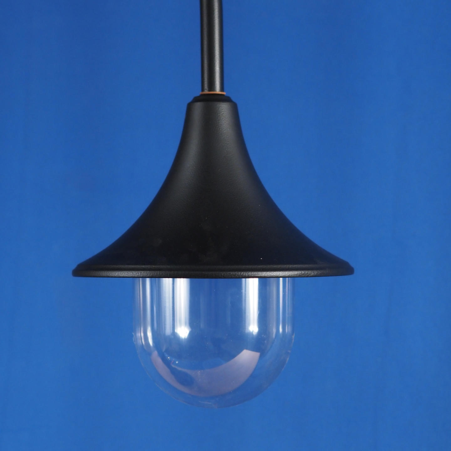 Floor light in powder coated aluminium with plastic diffuser