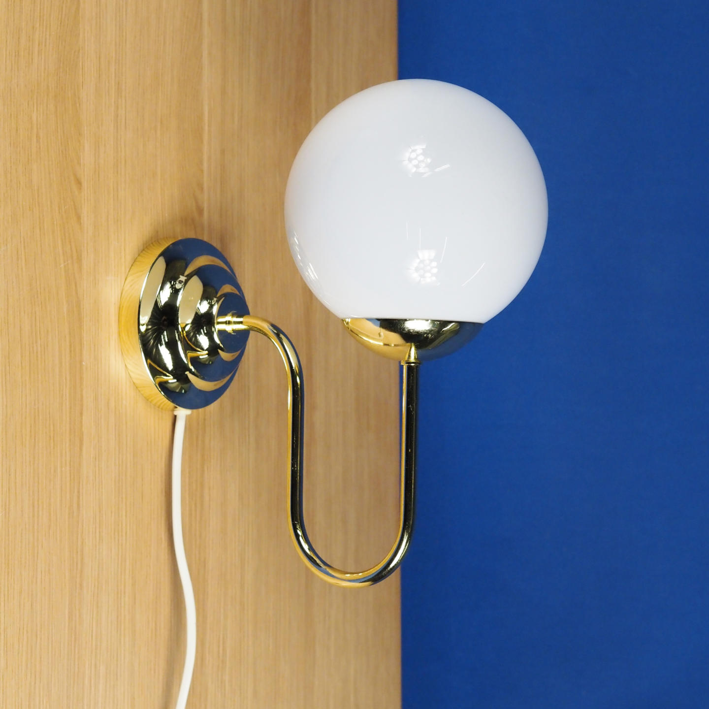 Wall sconce by Elco Lite (ca. 1970)