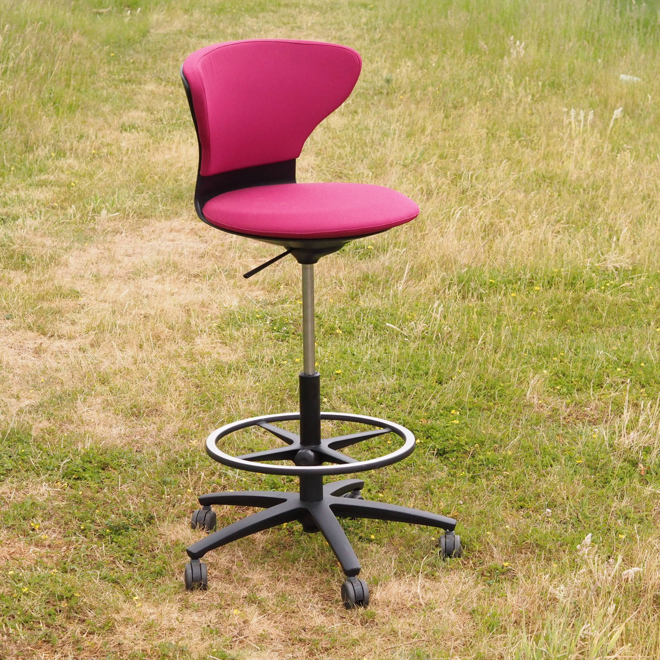 High desk chair 'Turn Around' by Sedus - Burgundy