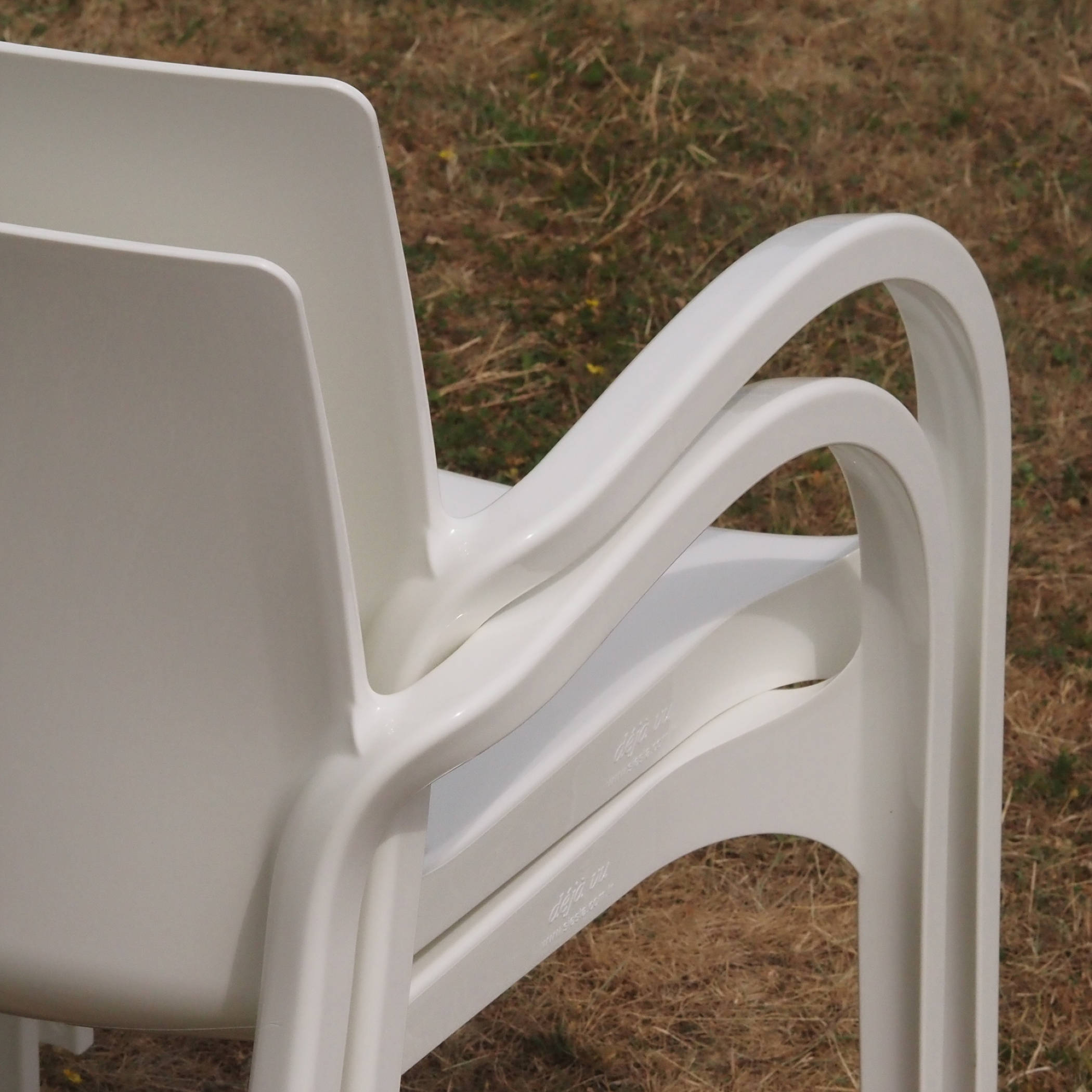 Stackable armchair 'Dejavu' in polycarbonate by Siesta