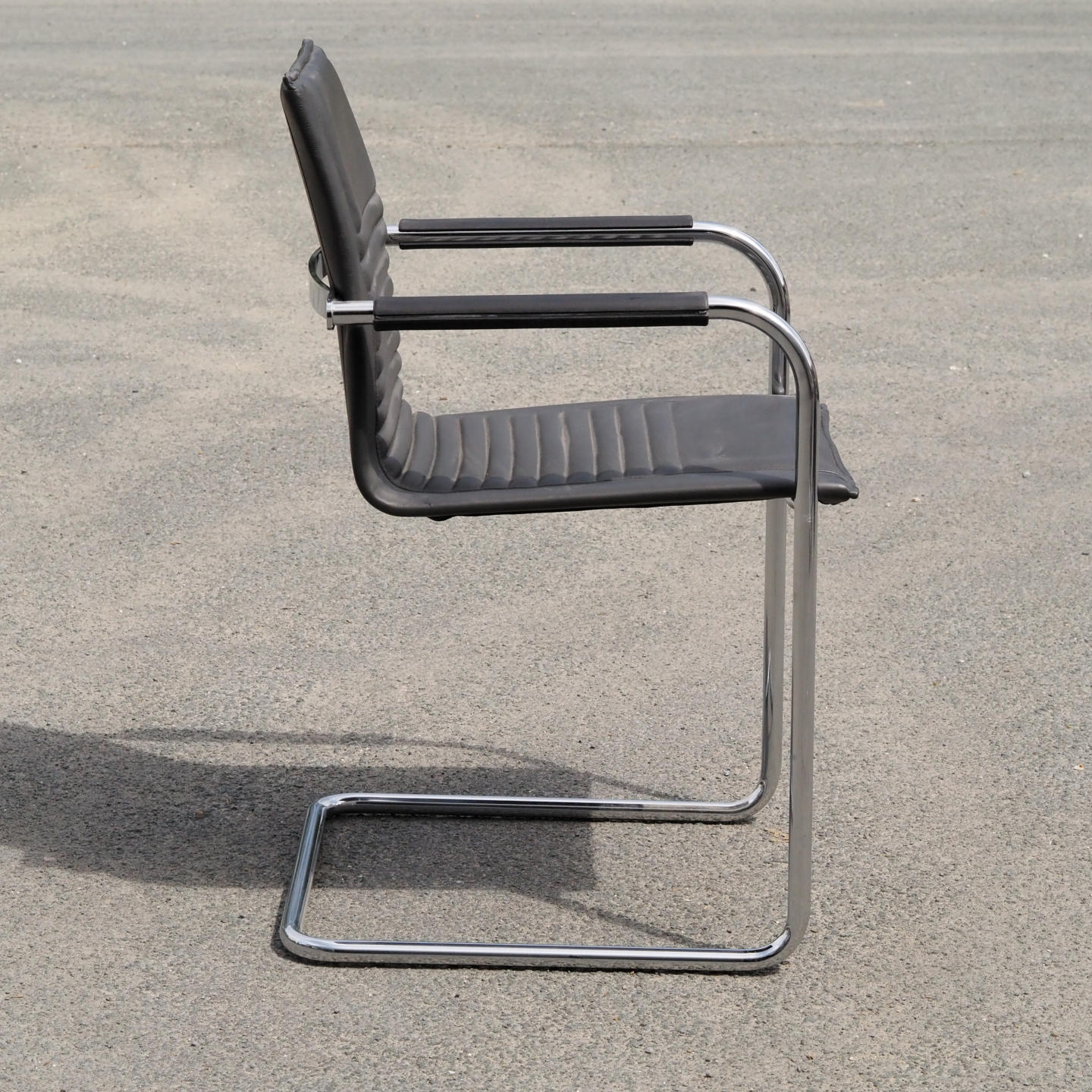 Cantilever chair 'Dialog' by Walter Knoll