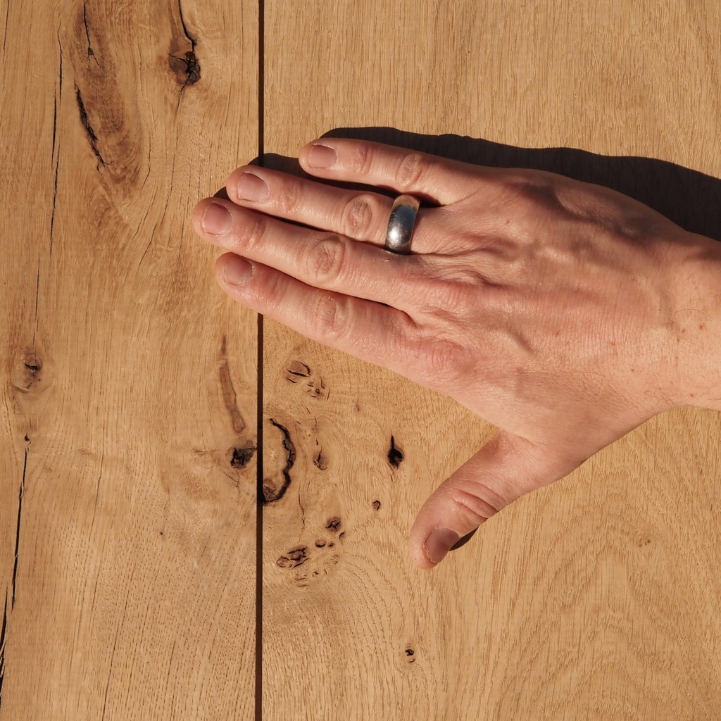 Parquet in solid oak with singularities (W. 19 cm)
