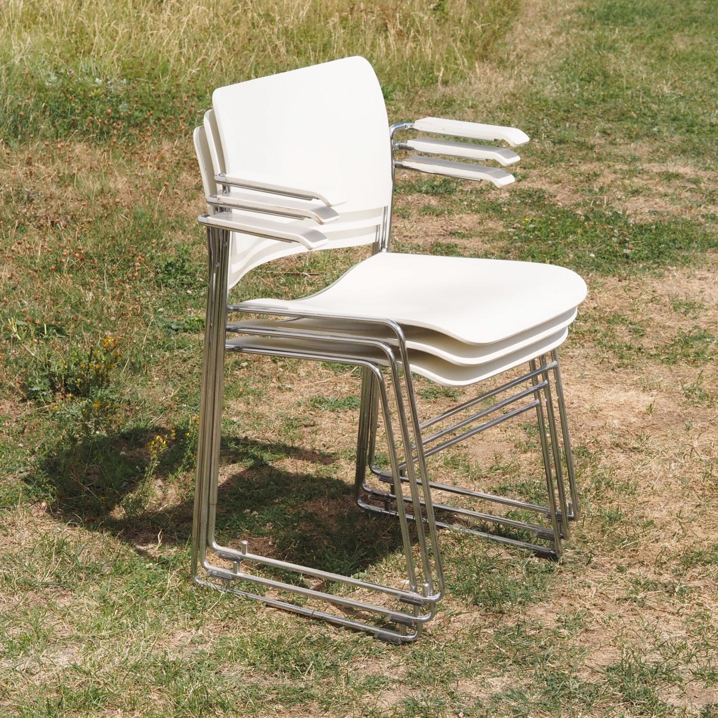 Stackable armchair '40/4' by David Rowland