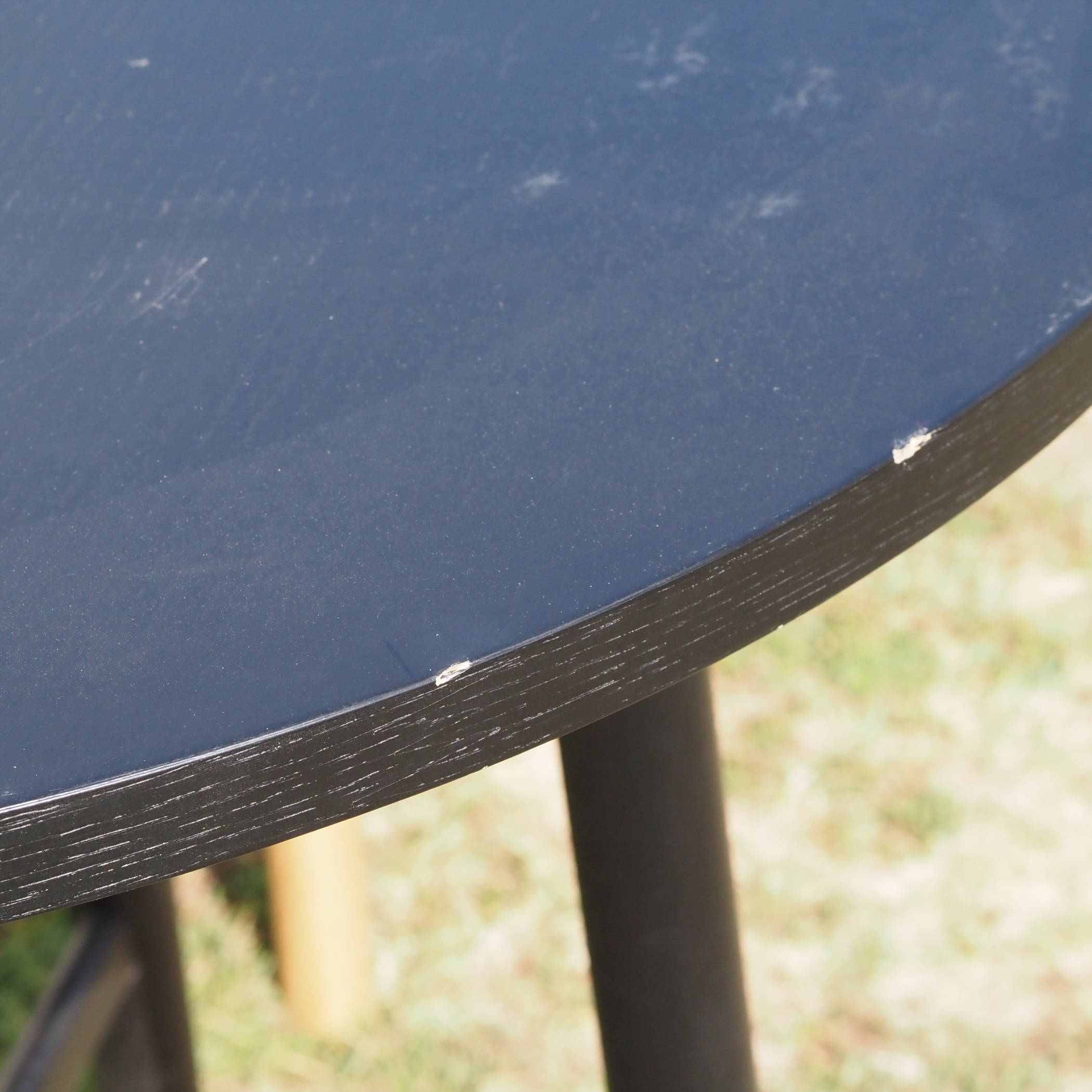Round table 'Paddle' by Benoit Deneufbourg for Cruso (ø 90 cm) - Various colors