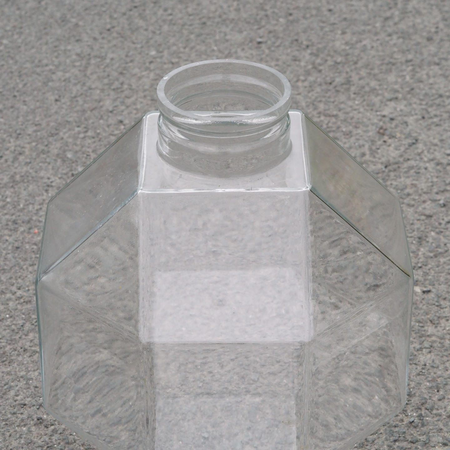 Glass container