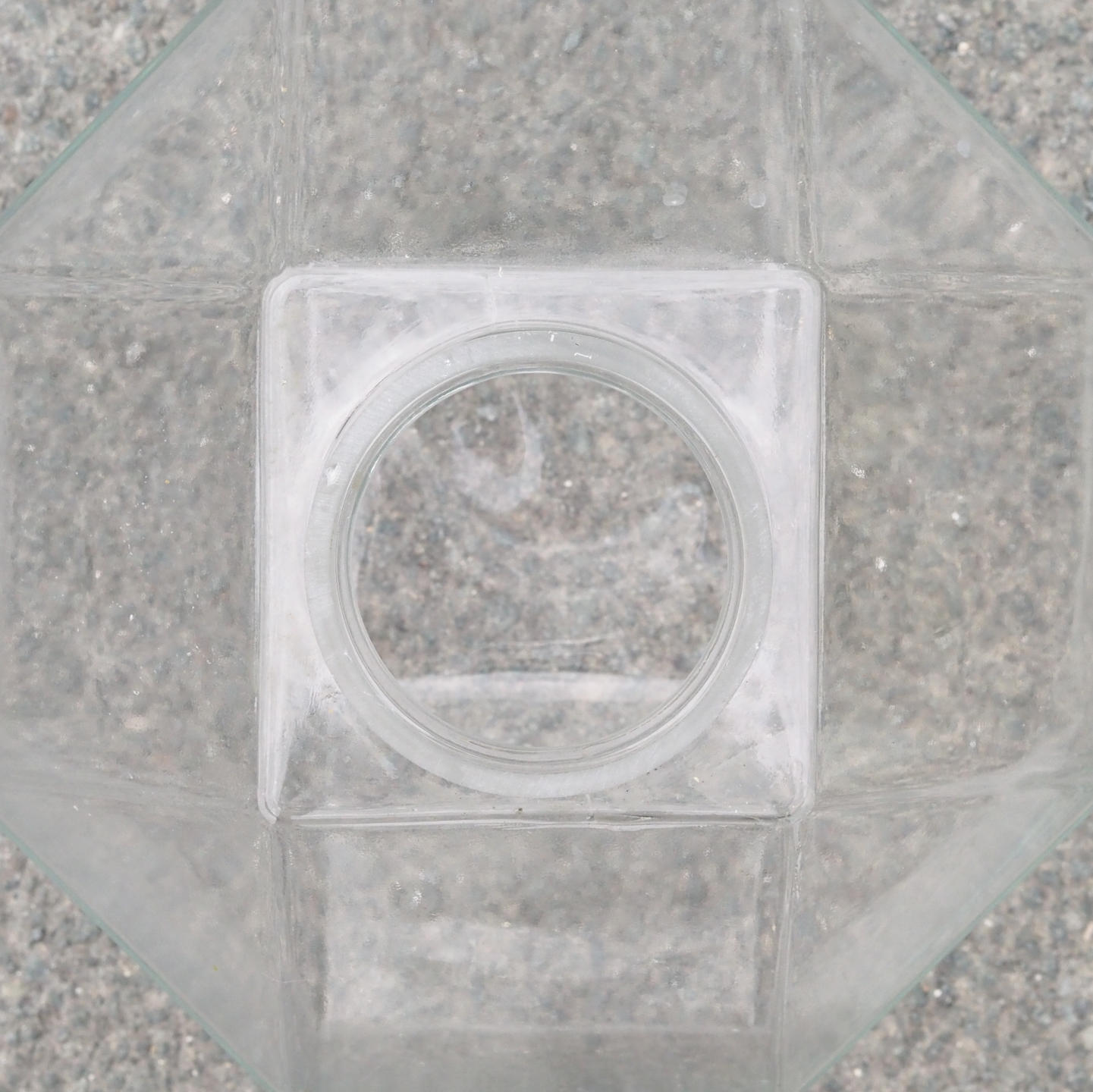 Glass container