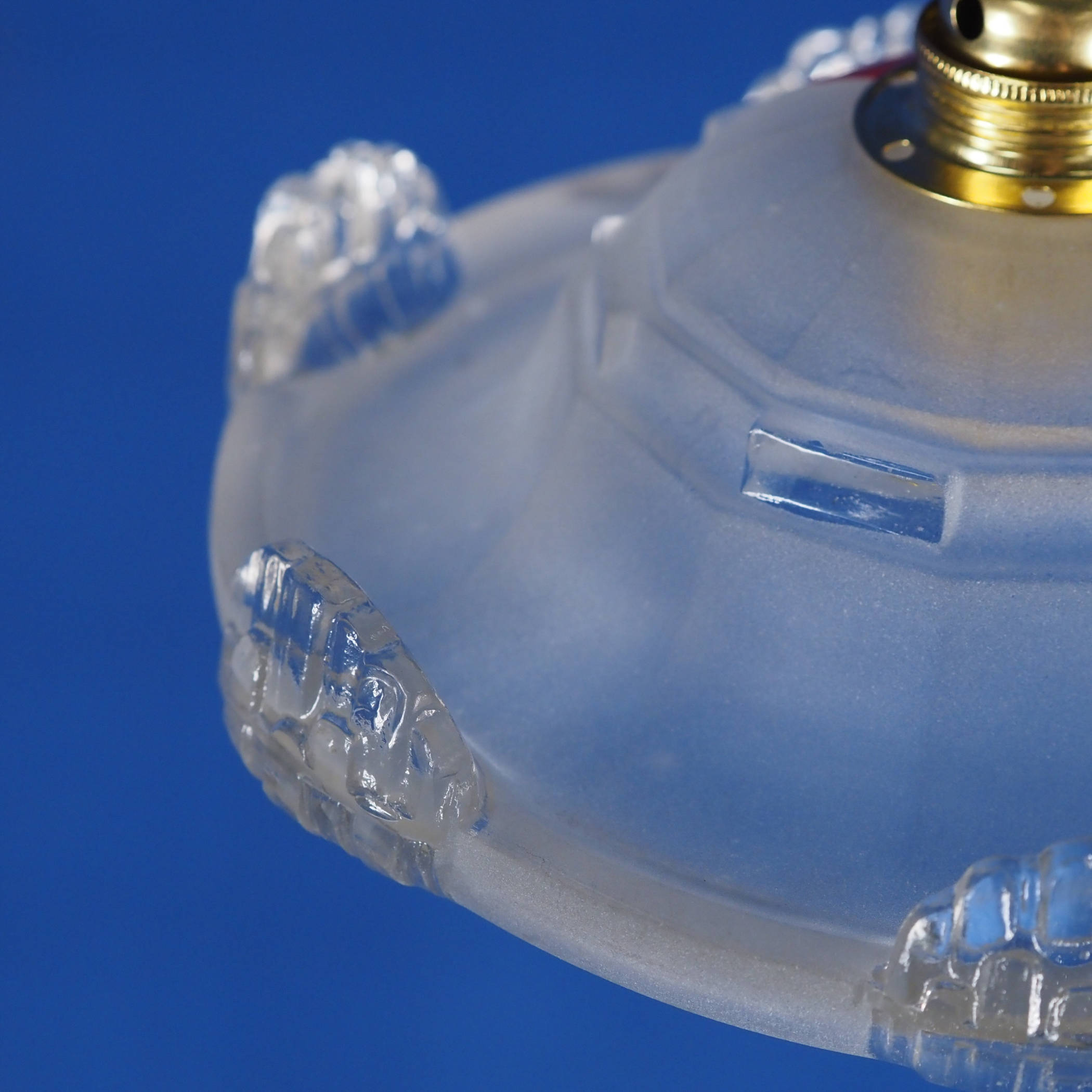 Hanging light 'Bonnie' with textured &amp; frosted glass diffuser