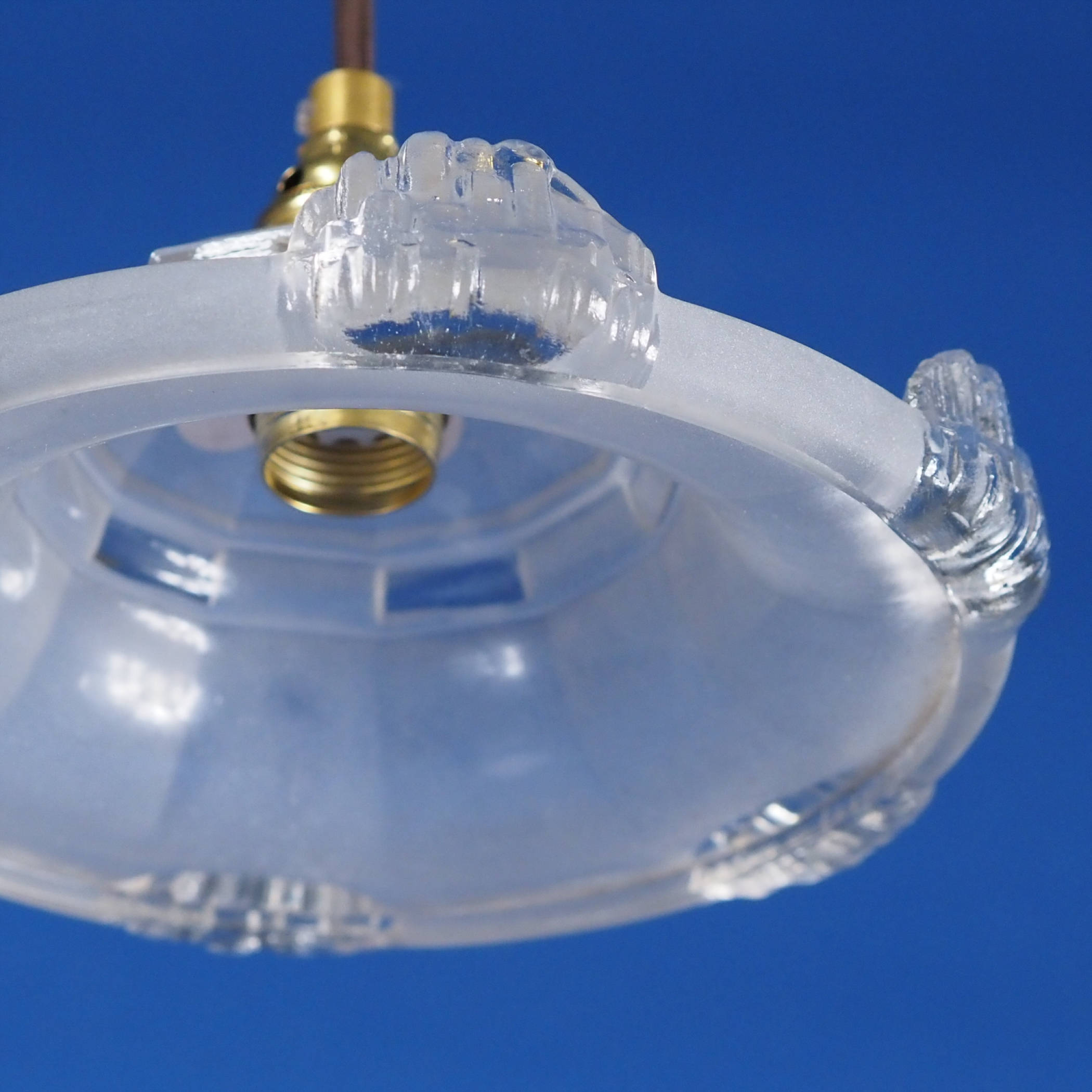 Hanging light 'Bonnie' with textured &amp; frosted glass diffuser