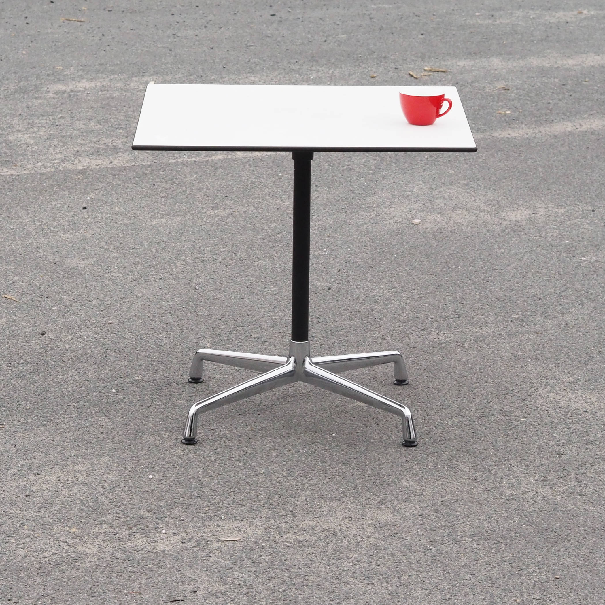 Square table 'Contract' by Charles et Ray Eames for Vitra