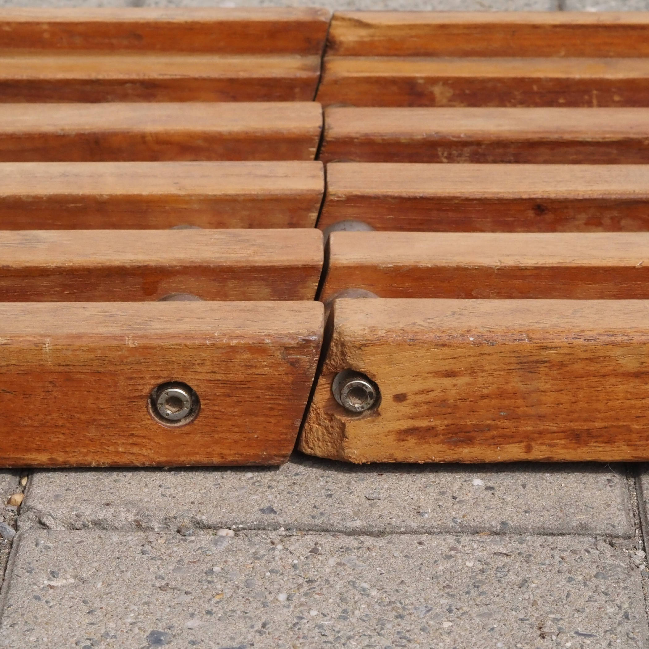 Serving hatch in varnished oak by Christophe Gevers from the Générale de Banque (various lengths)