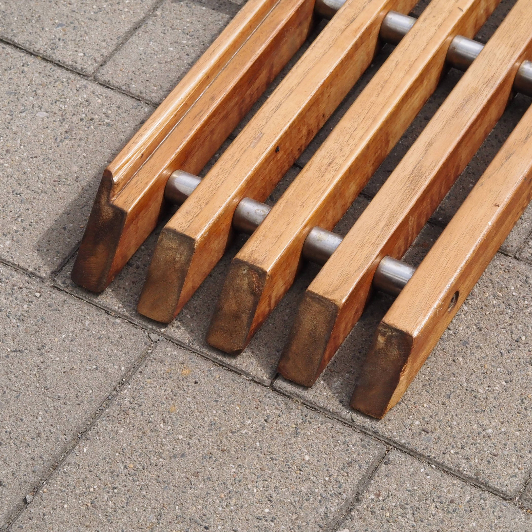 Serving hatch in varnished oak by Christophe Gevers from the Générale de Banque (various lengths)