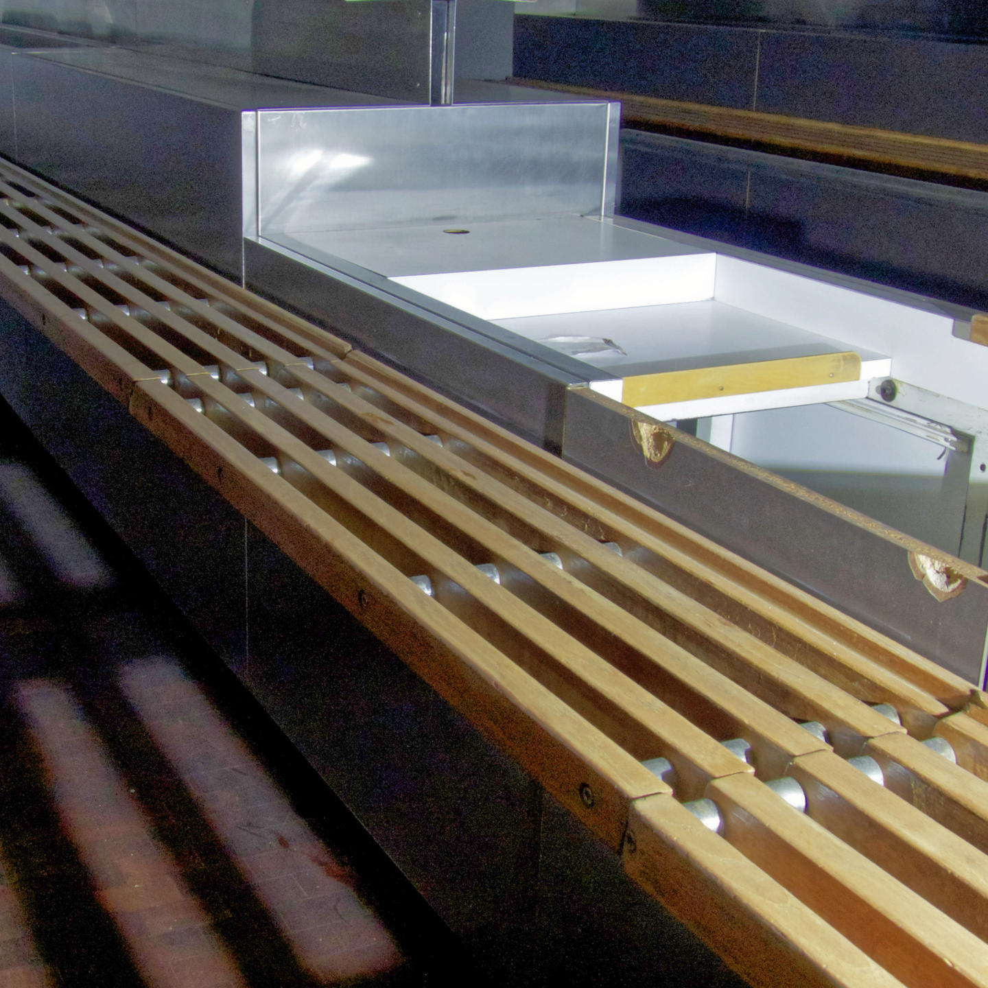 Serving hatch in varnished oak by Christophe Gevers from the Générale de Banque (various lengths)