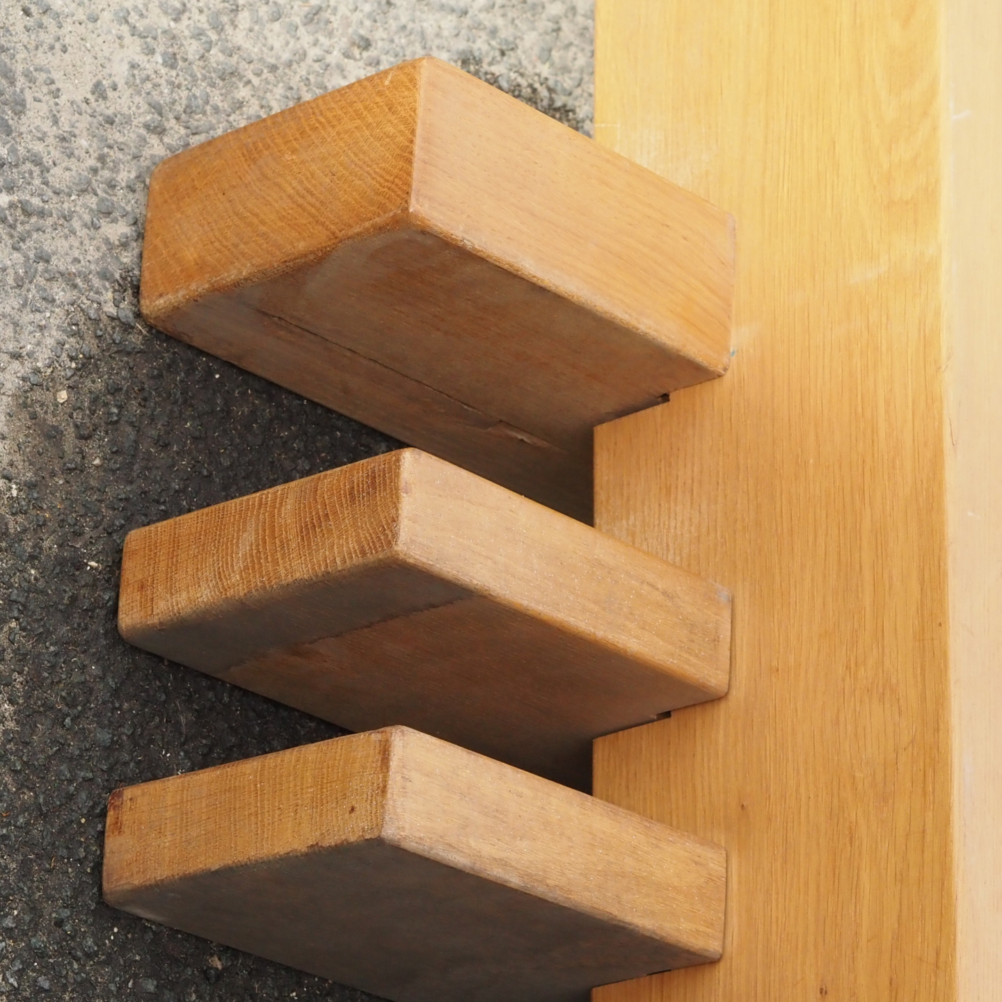 Standing partition in solid oak by Christophe Gevers from the Générale de Banque
