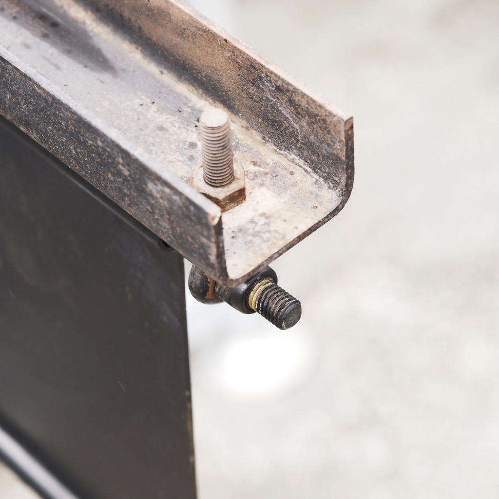 Structural ceiling profile in steel by Christophe Gevers from the Générale de Banque