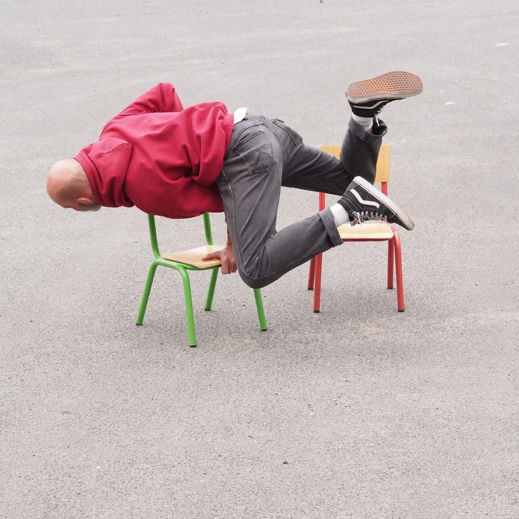 School chair with tubular steel legs (various colors)