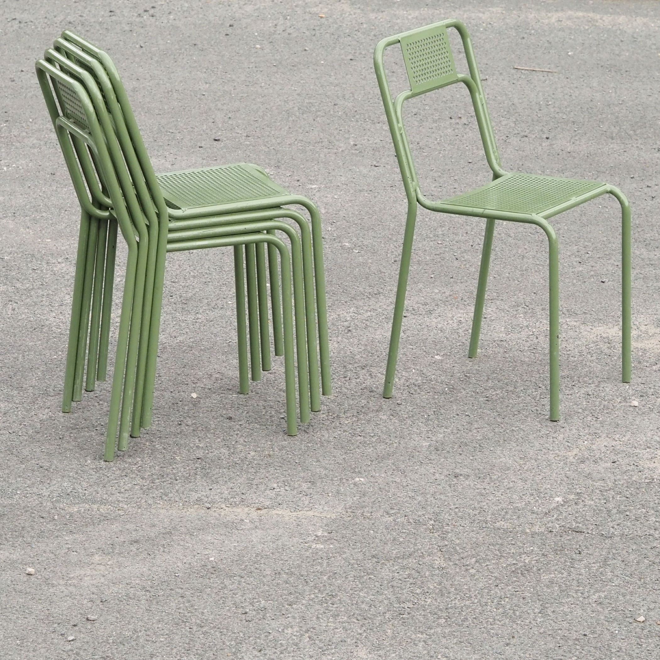 Stackable chair 'CH–05 D' in green tubular steel by Ateliers J&amp;J
