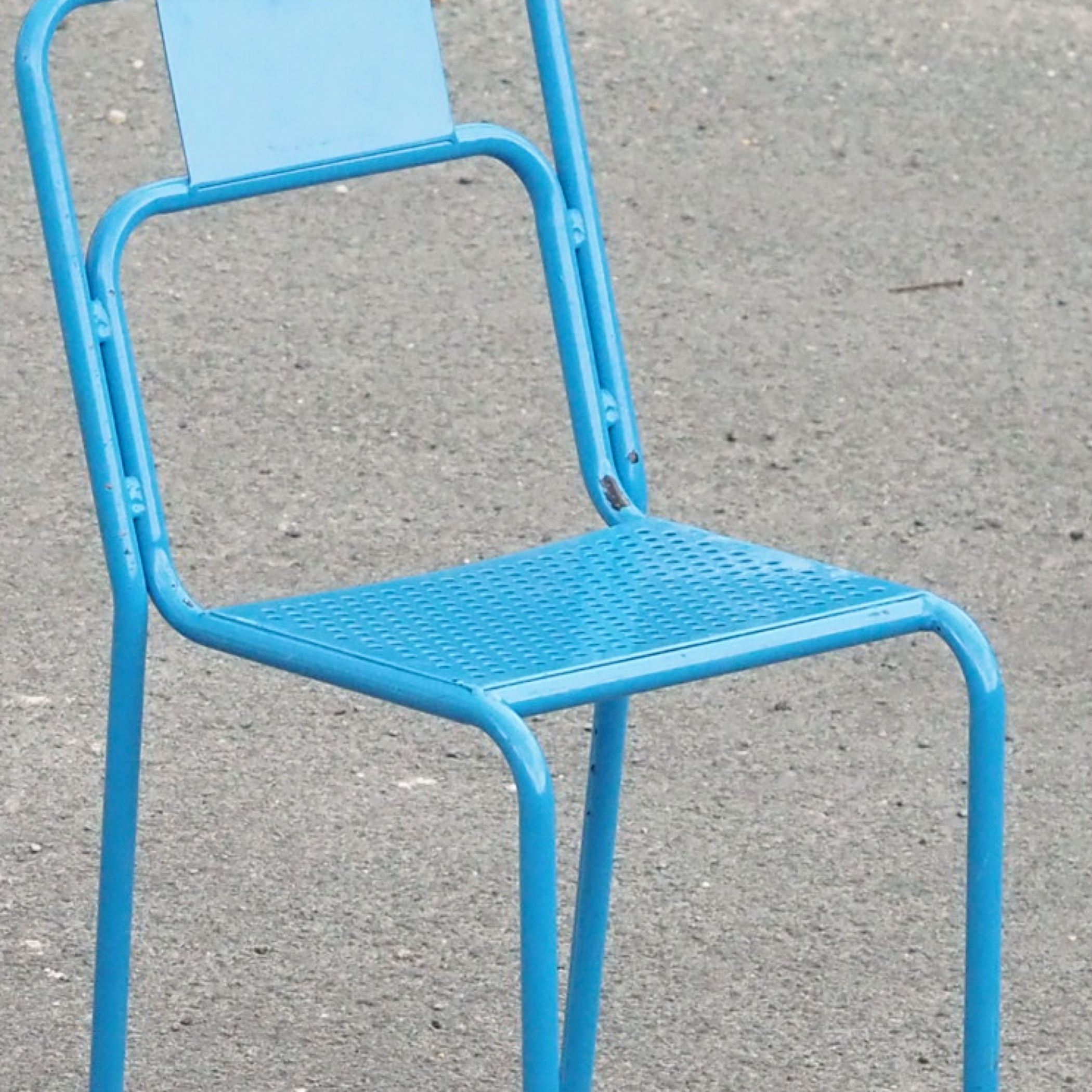 Stackable chair 'CH–05 A' in blue tubular steel by Ateliers J&amp;J