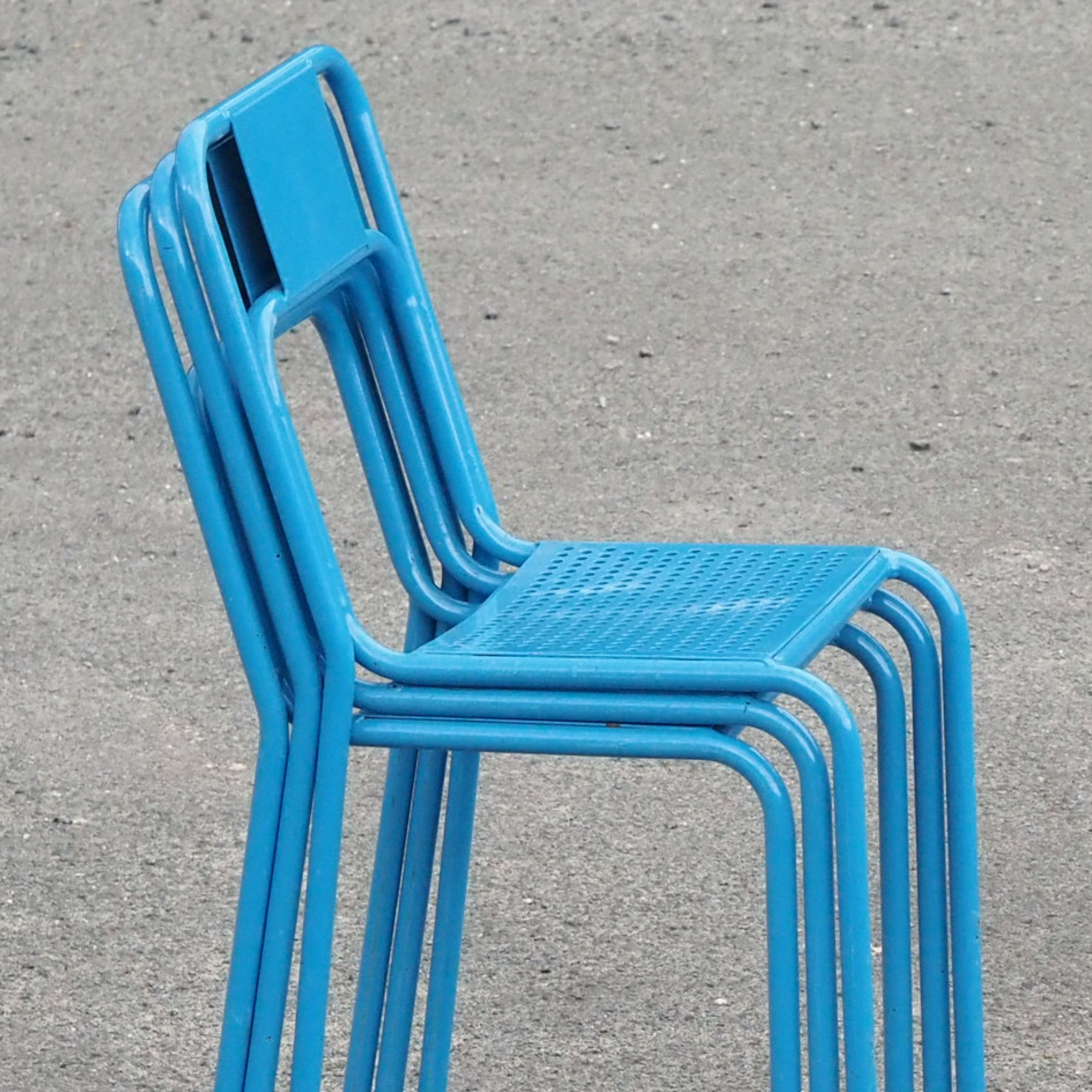 Stackable chair 'CH–05 A' in blue tubular steel by Ateliers J&amp;J