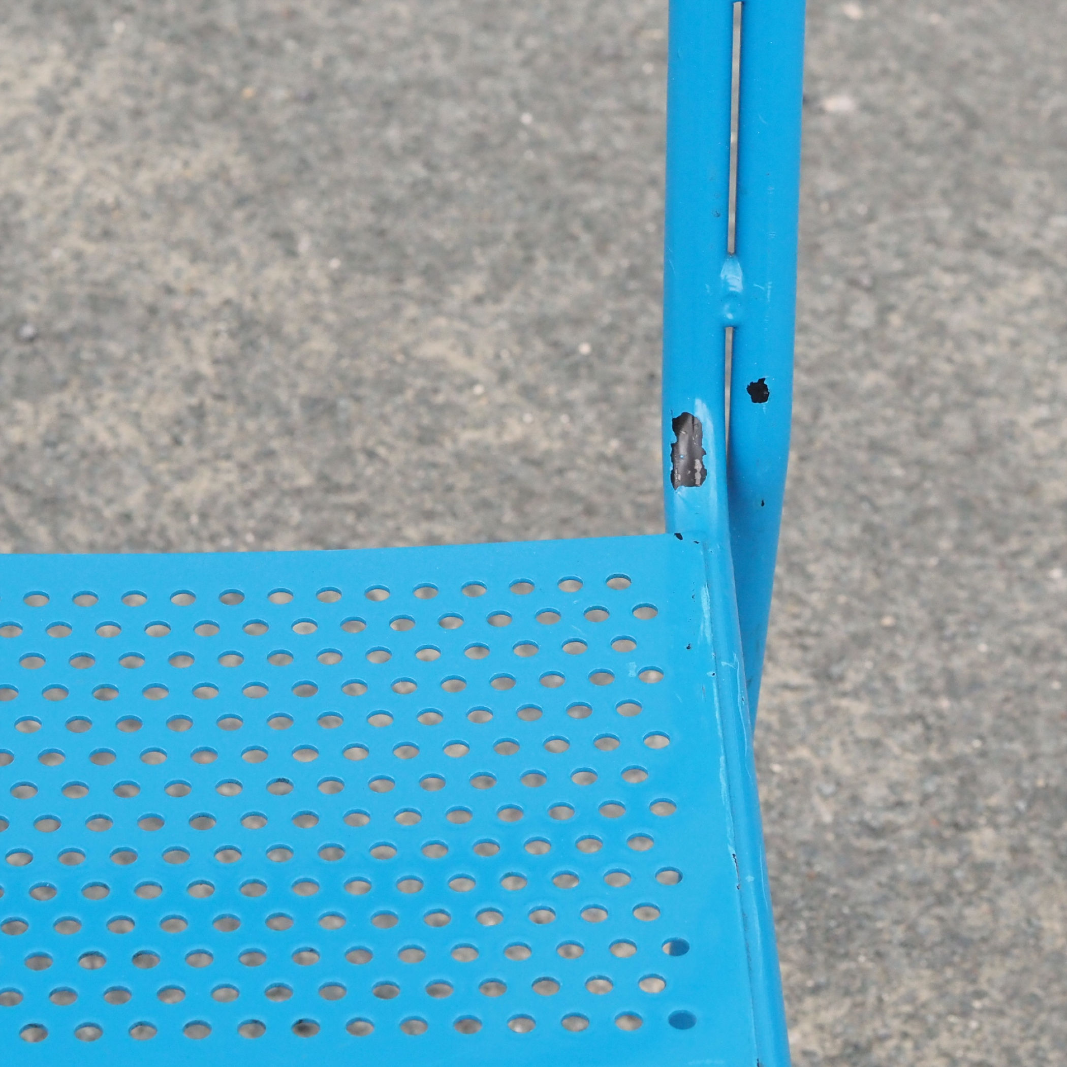 Stackable chair 'CH–05 A' in blue tubular steel by Ateliers J&amp;J