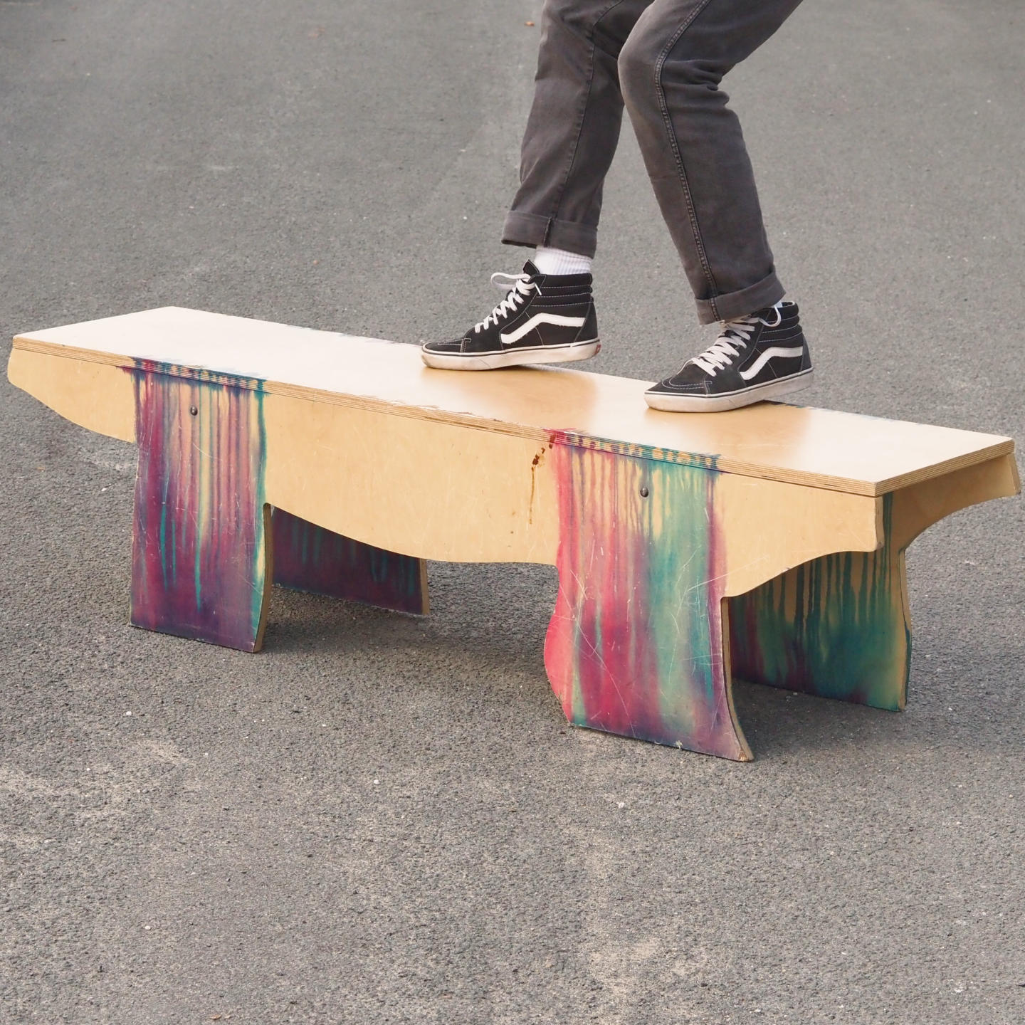 Bench in plywood by Lionel Jadot
