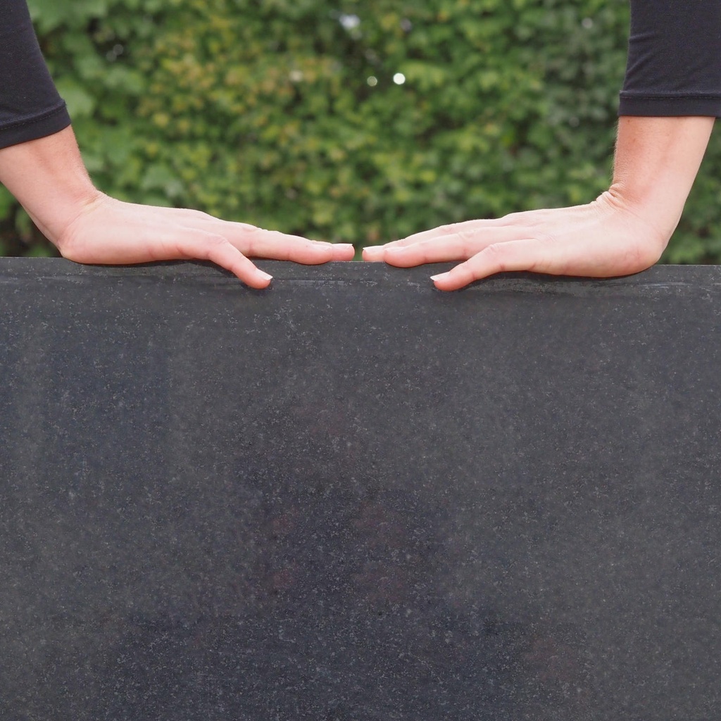 Black granite slabs from the Gare Montparnasse (115 x 115 cm)