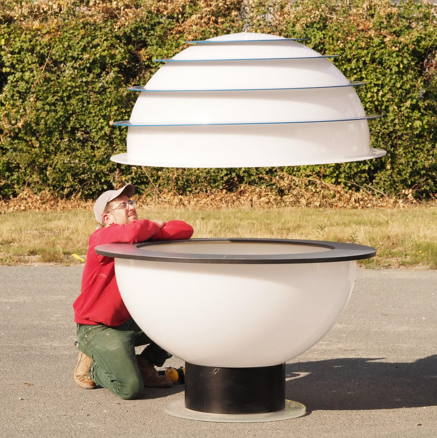 Sphere in plexiglass (⌀ 136 cm)