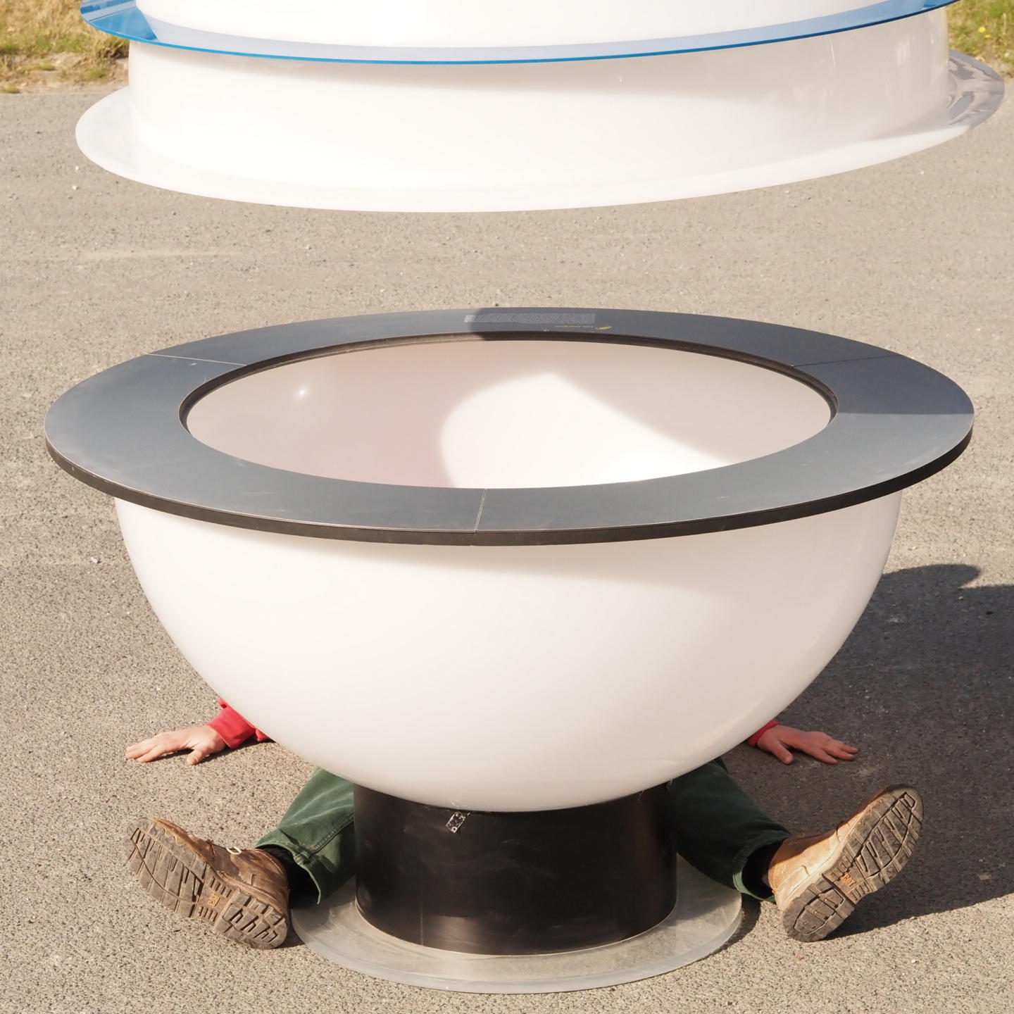 Sphere in plexiglass (⌀ 136 cm)
