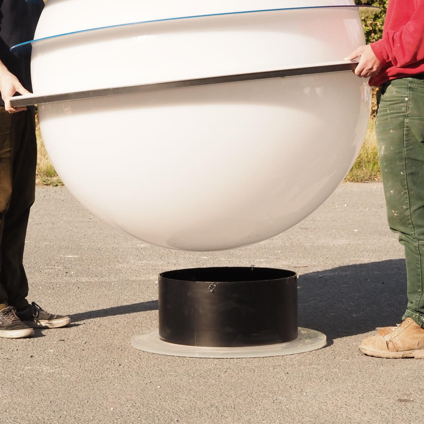 Sphere in plexiglass (⌀ 136 cm)