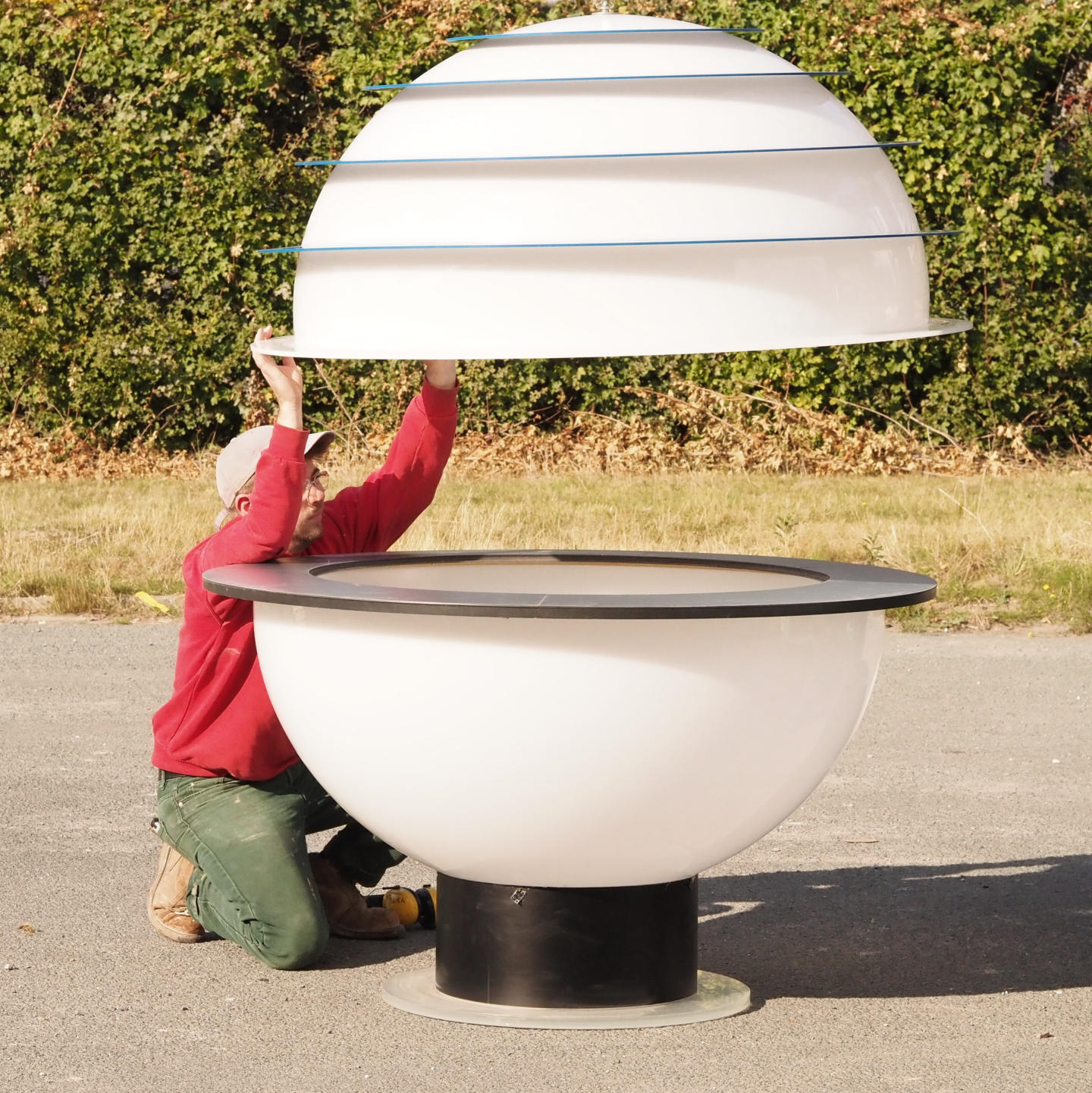 Sphere in plexiglass (⌀ 136 cm)