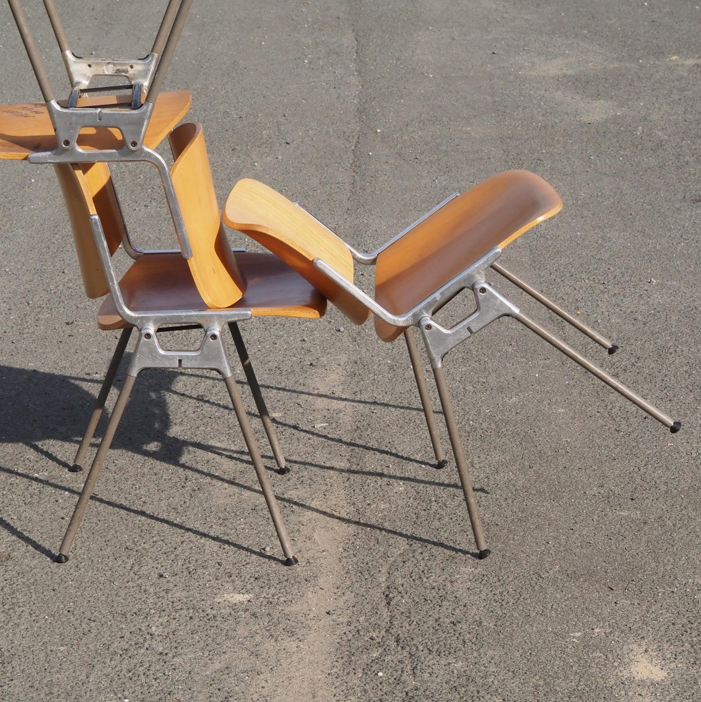 Stackable chair 'DSC 106' by Giancarlo Piretti for Castelli