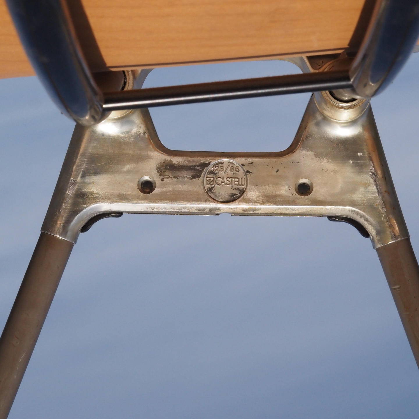 Stackable chair 'DSC 106' by Giancarlo Piretti for Castelli