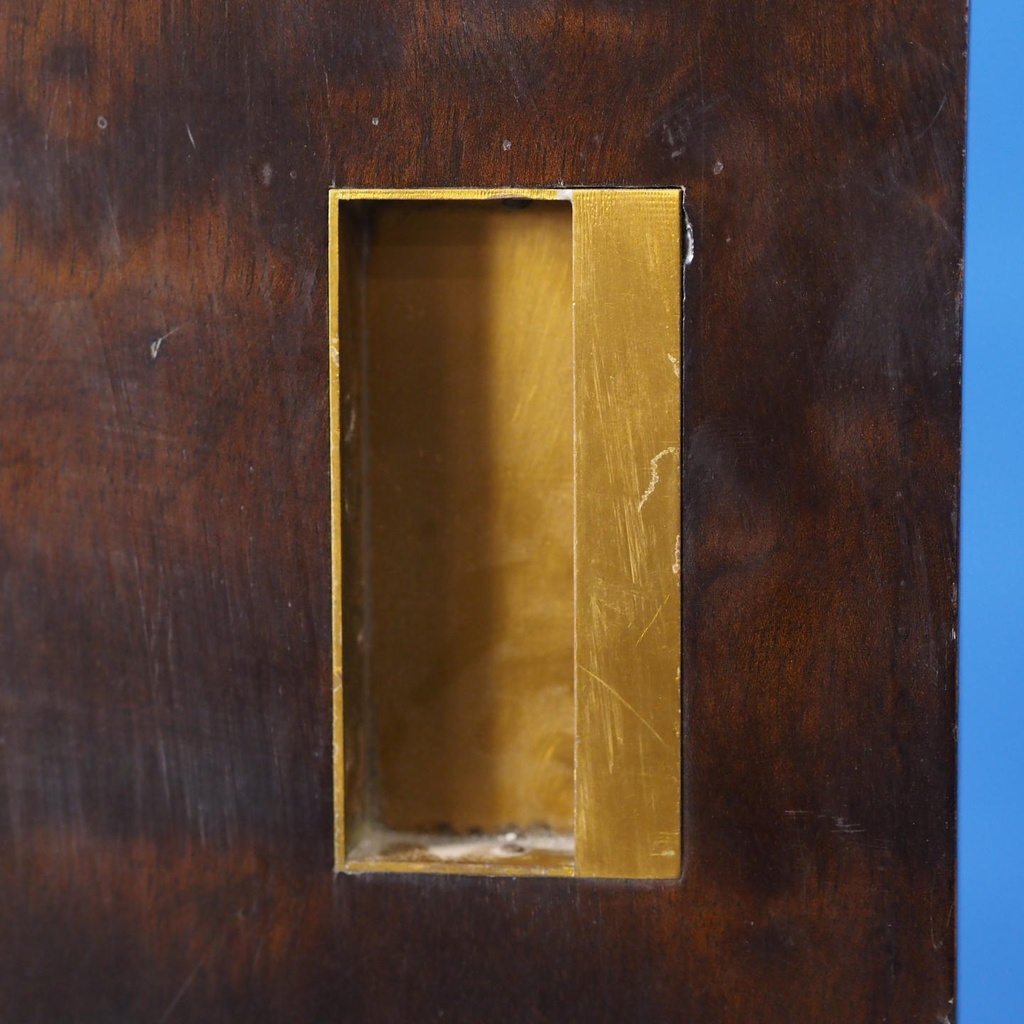 Small door with door handle and signage by Jules Wabbes from the Générale de Banque (59,5 cm x 80 cm)