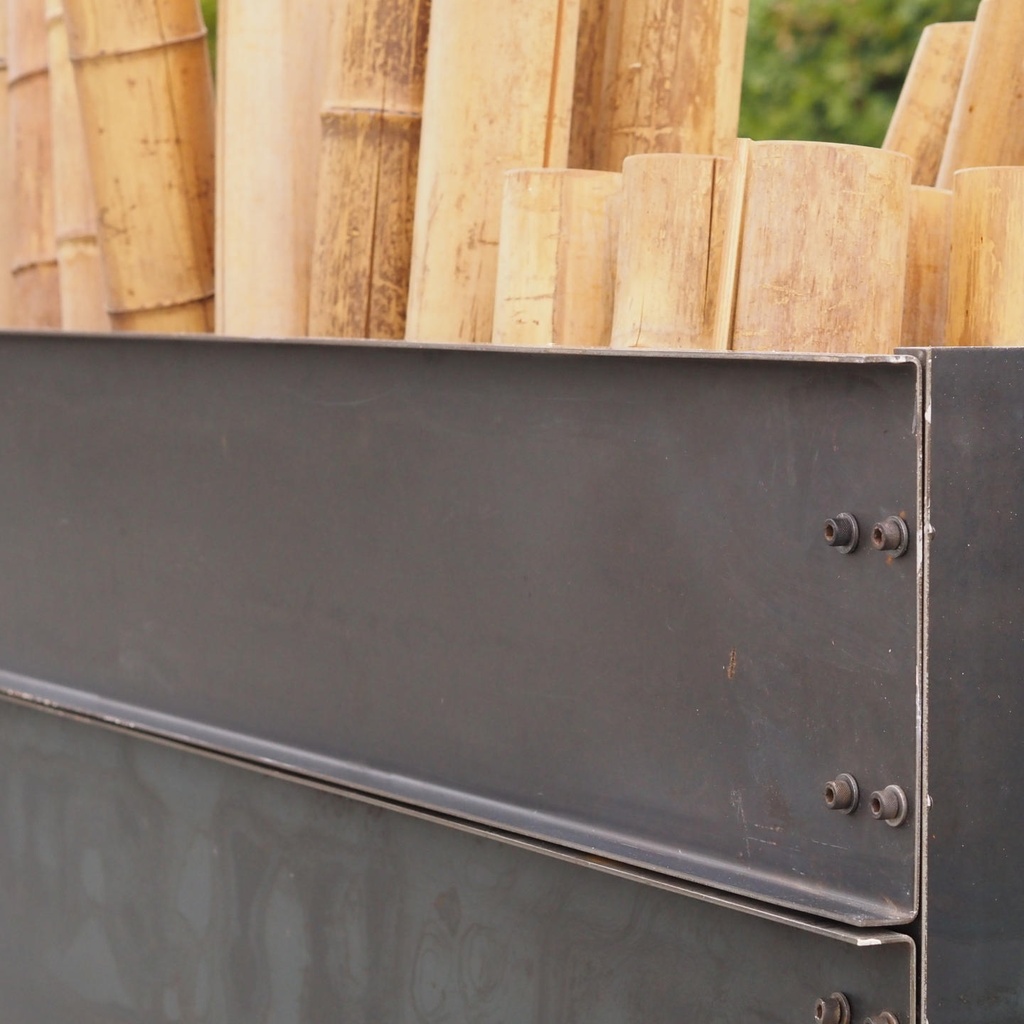 Partition in steel with decorative element 'Vertical Bamboo' by Christophe Gevers from the Générale de Banque (L. 400 cm)