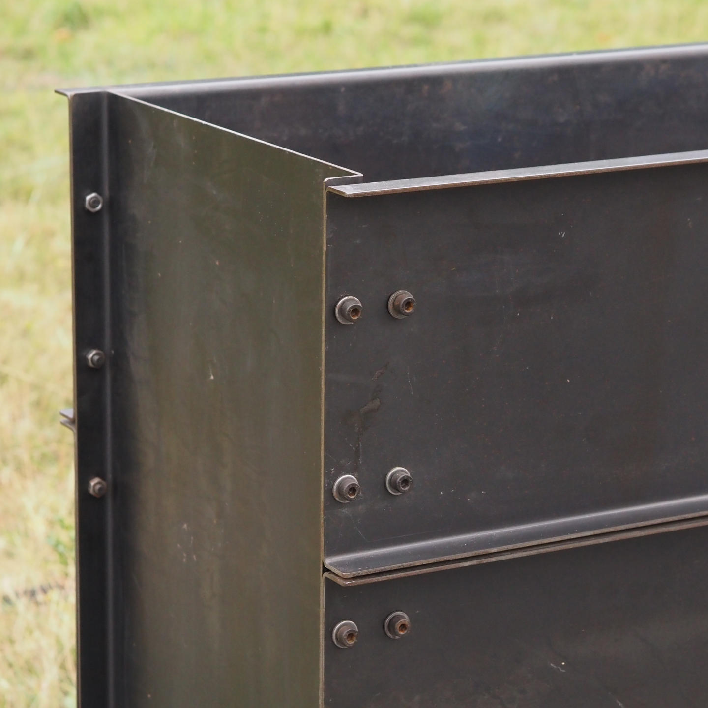 Partition in steel with decorative element 'Horizontal Bamboo' by Christophe Gevers from the Générale de Banque