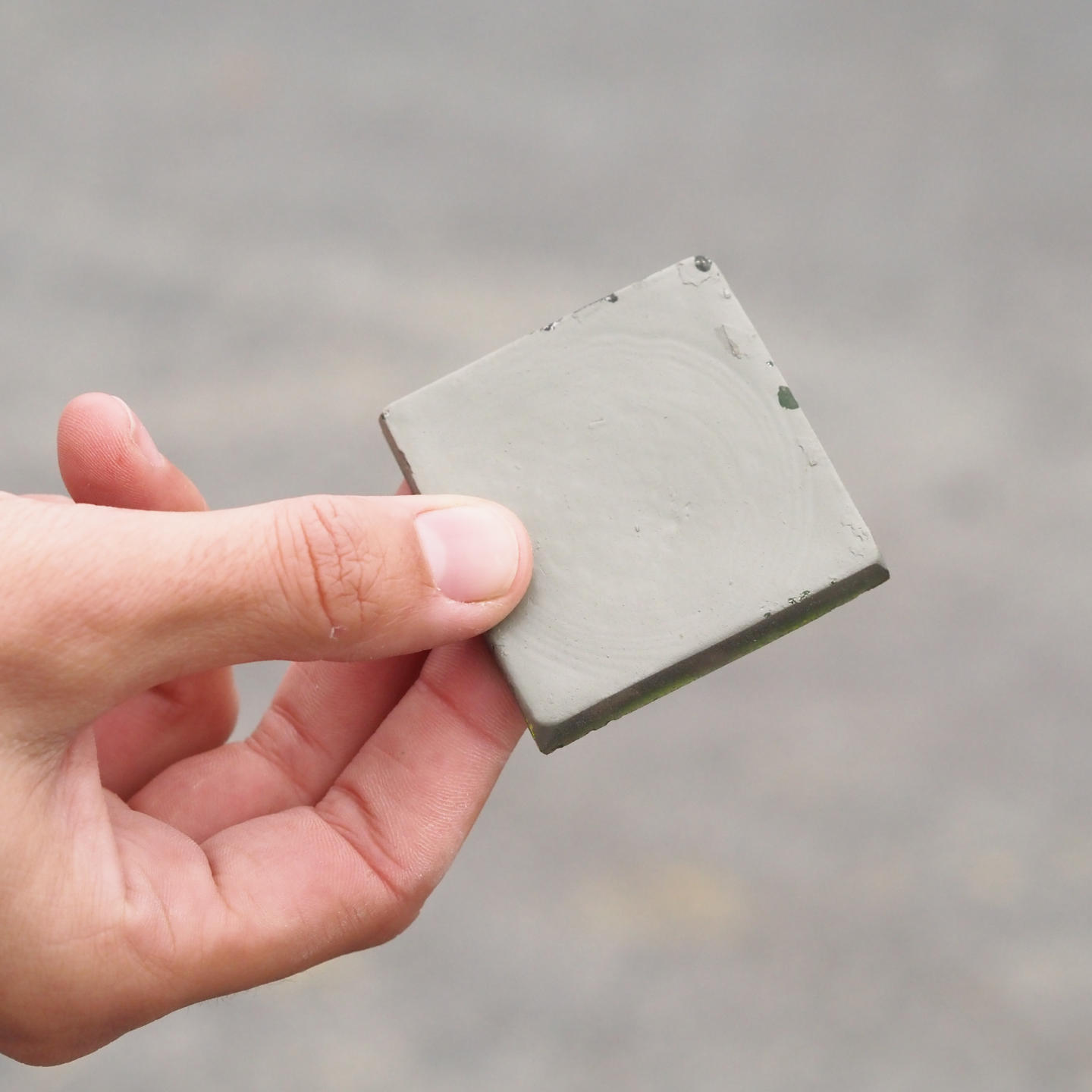 Handmade glass tile by Emery&amp;Cie (10 x 10 cm) - Only available in our physical shop