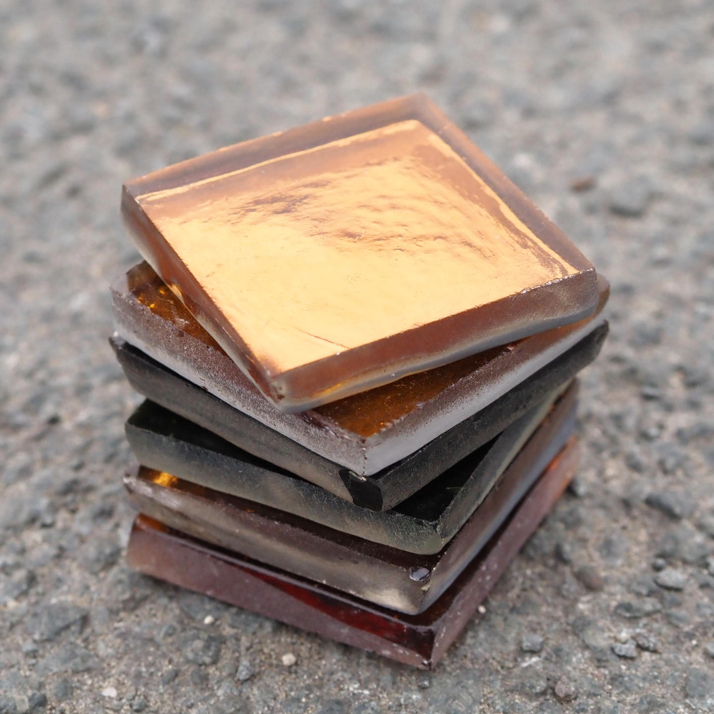 Handmade glass tile by Emery&amp;Cie (10 x 10 cm) - Only available in our physical shop
