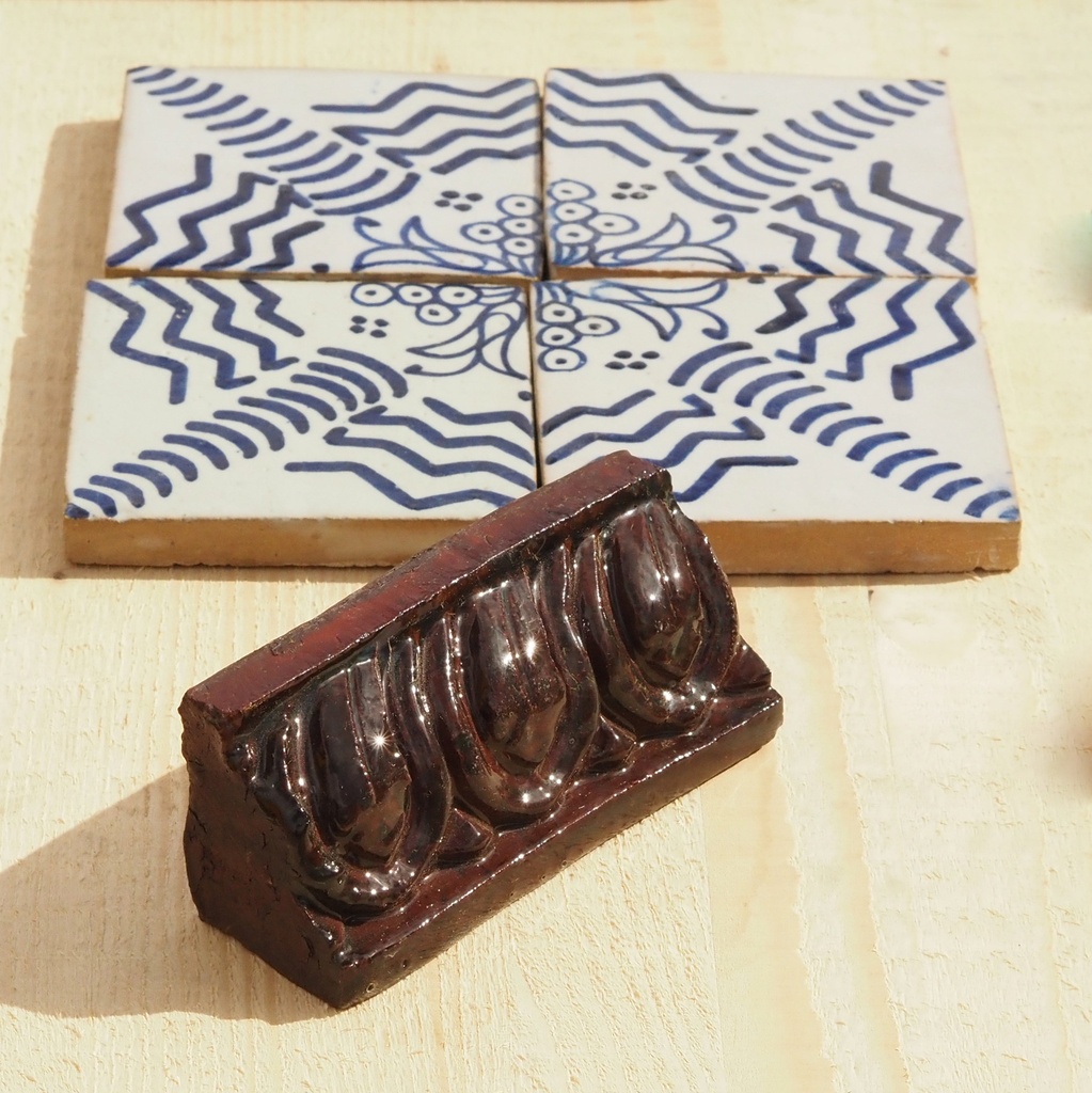 Handmade cement tile by Emery&Cie (20 x 20 cm) - Only available in our physical shop