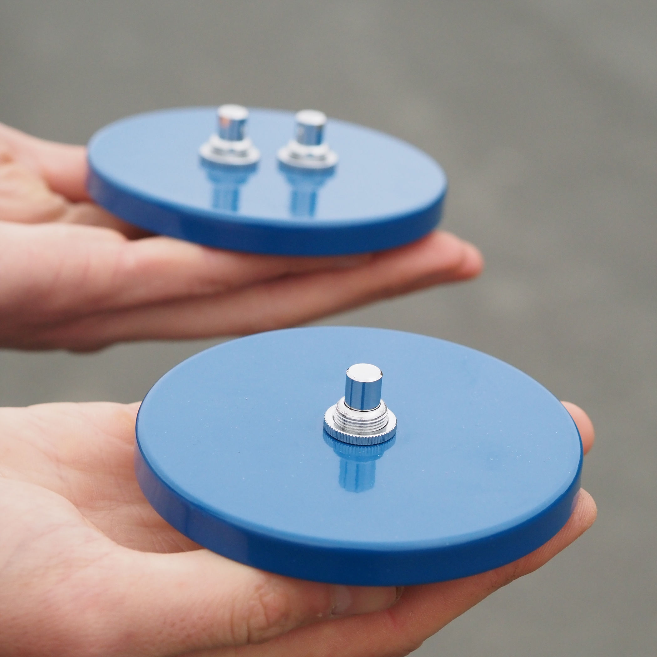 Push button switch 'Feel Good' in blue lacquered steel by Zangra