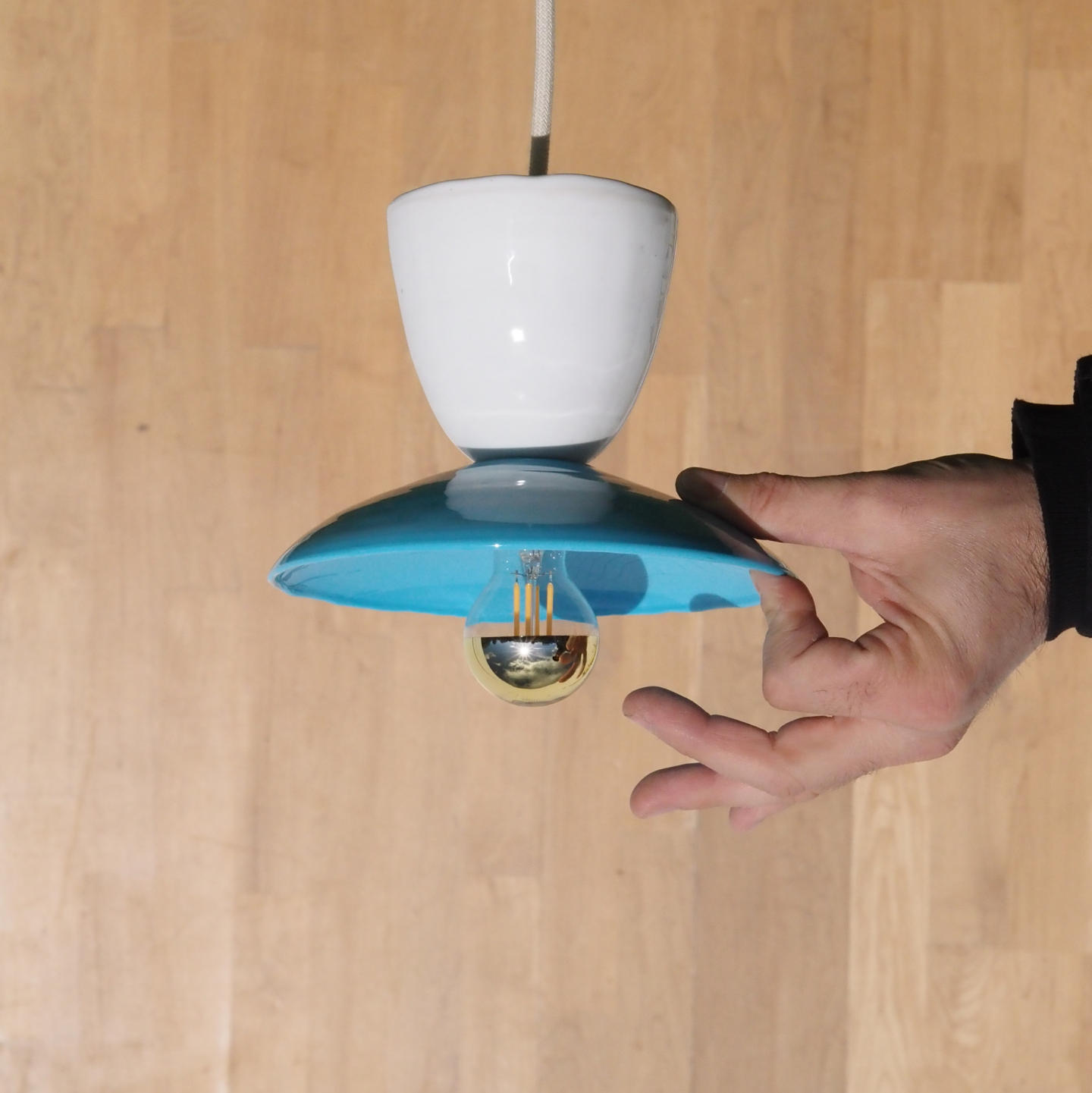 Hanging light 'Clea' in opaline glass - Sky blue/White