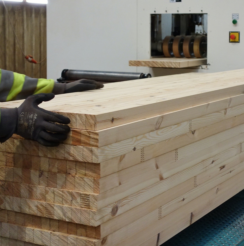 Long planed panel in reclaimed glued laminated timber (L. min 500 x W ...