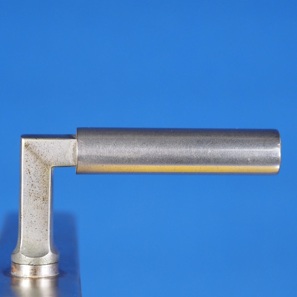 Door handle in nickel brass with key plates attributed to Walter Gropius (ca. 1930)