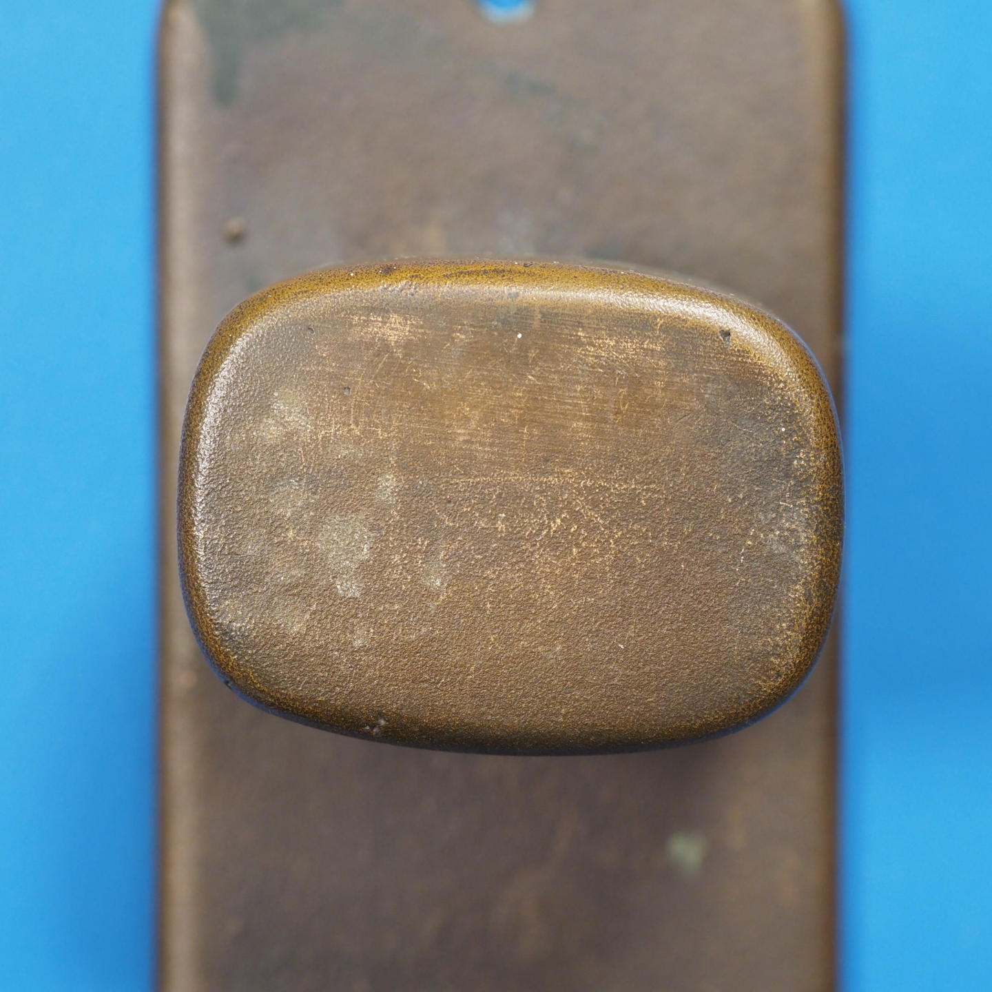 Single door handle in sand-cast bronze by Jules Wabbes from the Générale de Banque - Fixed (Left)