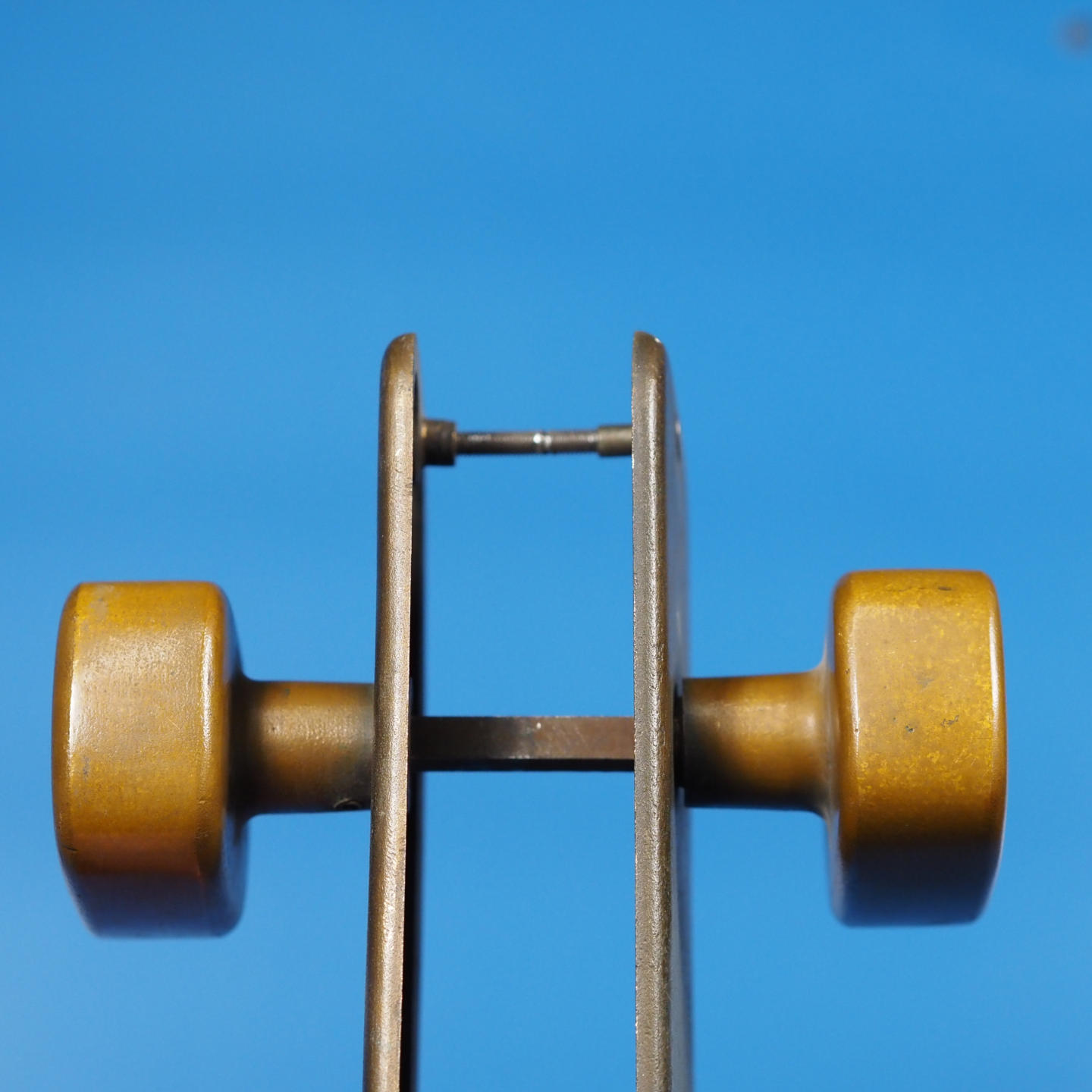 Double door handle in sand-cast bronze by Jules Wabbes from the Générale de Banque - Swivel (Left)