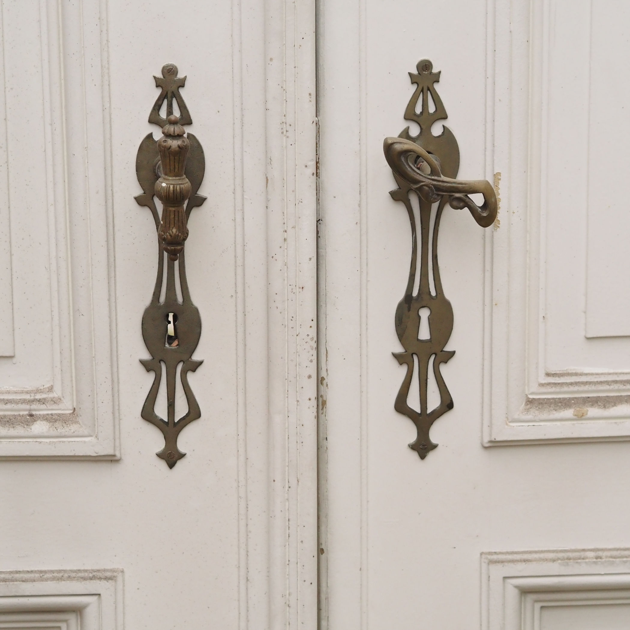 Double door in painted solid wood (H. 293,5 cm x W. 142 cm) - Right