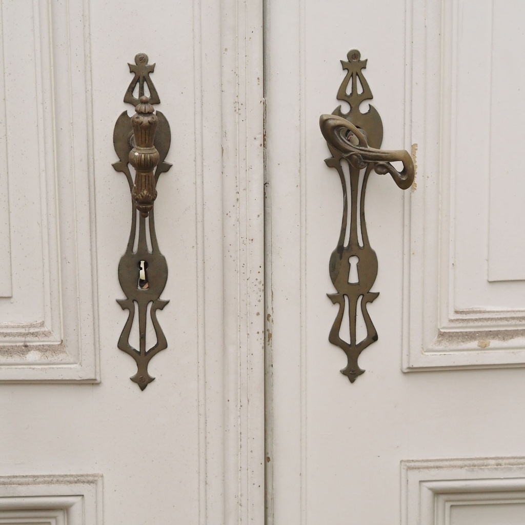 Double door in painted solid wood (H. 293,5 cm x W. 142 cm) - Right