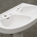 Double pedestal bathroom sink by de Sphinx